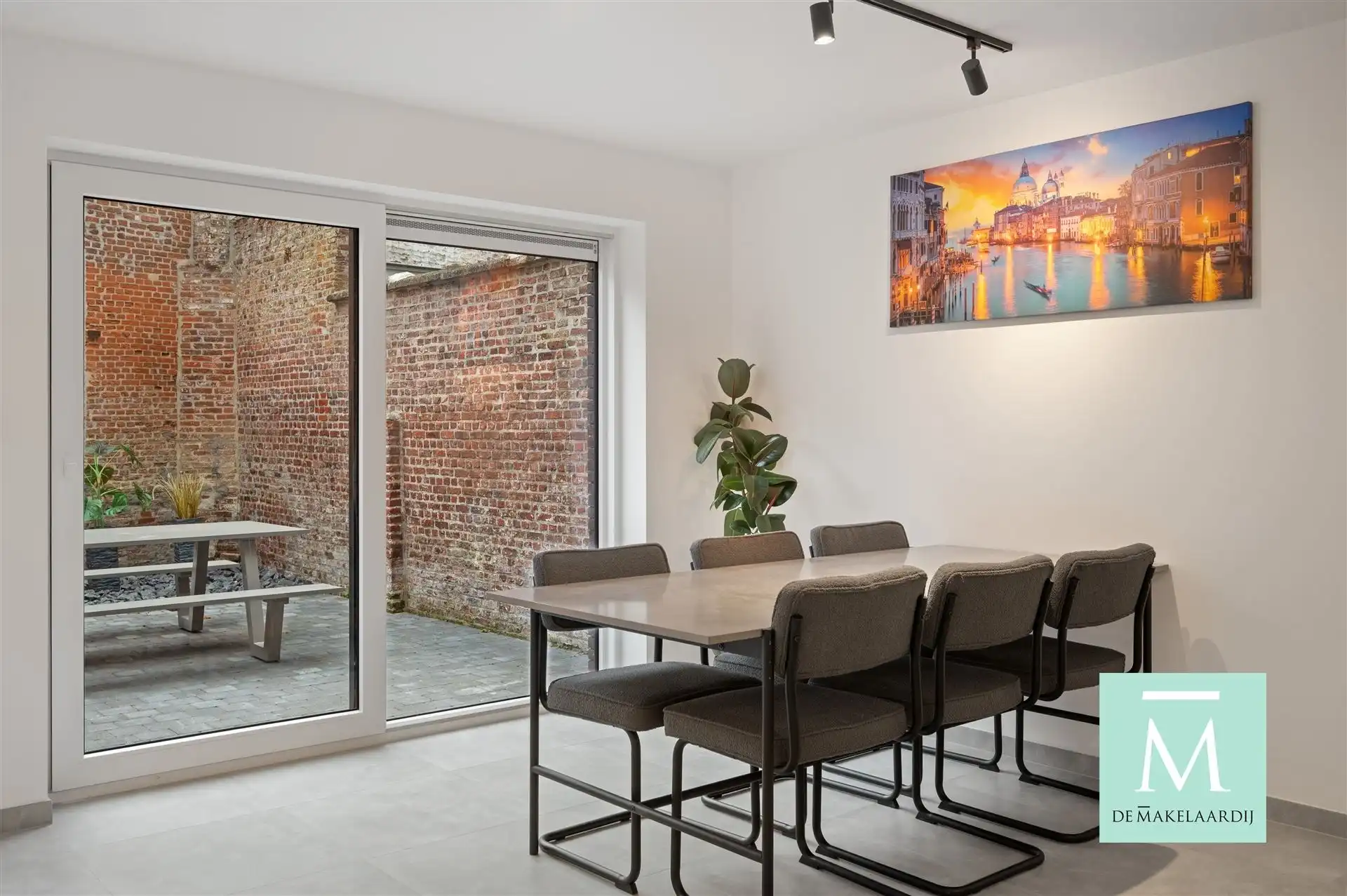 STUDENTS ONLY! Gemeubelde studentenkamer in hartje Mechelen - EERSTE BEWONING NA RENOVATIE  foto 10