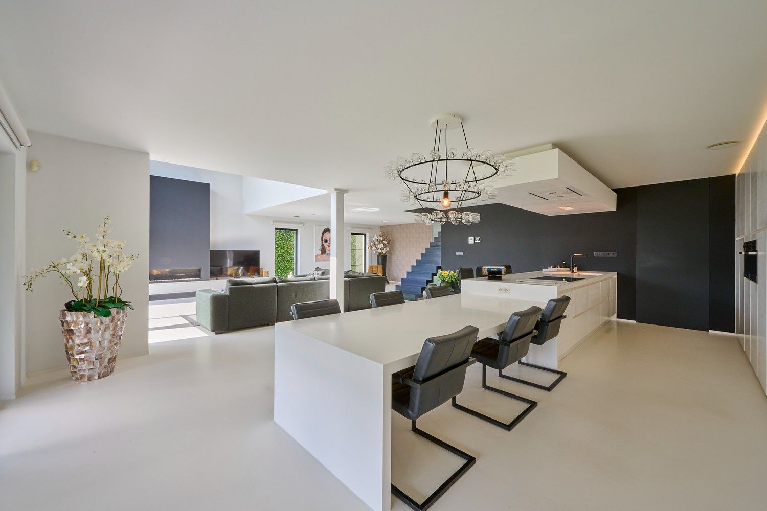 Wonen in pure architectuur - designvilla met super-de-luxe afwerking op fraai gelegen perceel foto 15