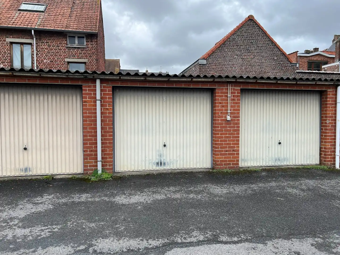Garagebox in centrum Ieper foto 2