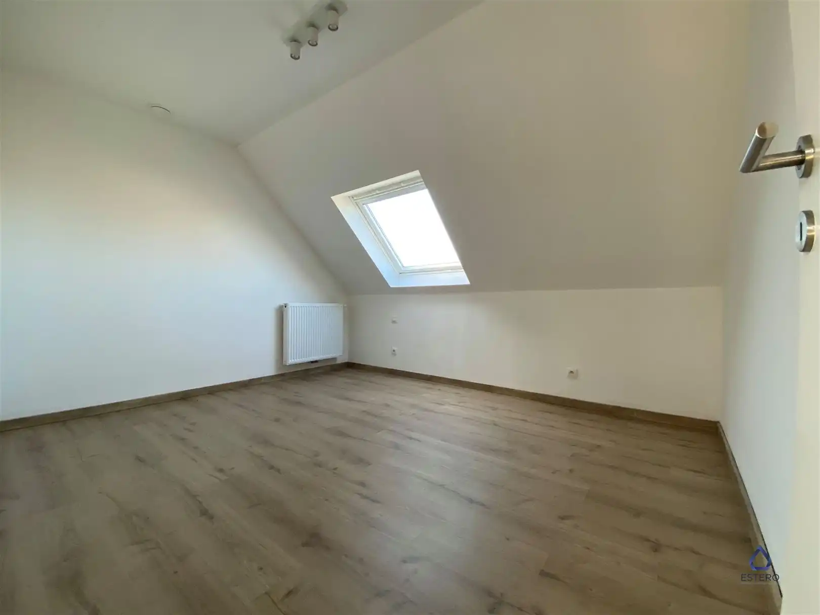 Ruime woning met 3 slaapkamers en tuin te Warcoing foto 8
