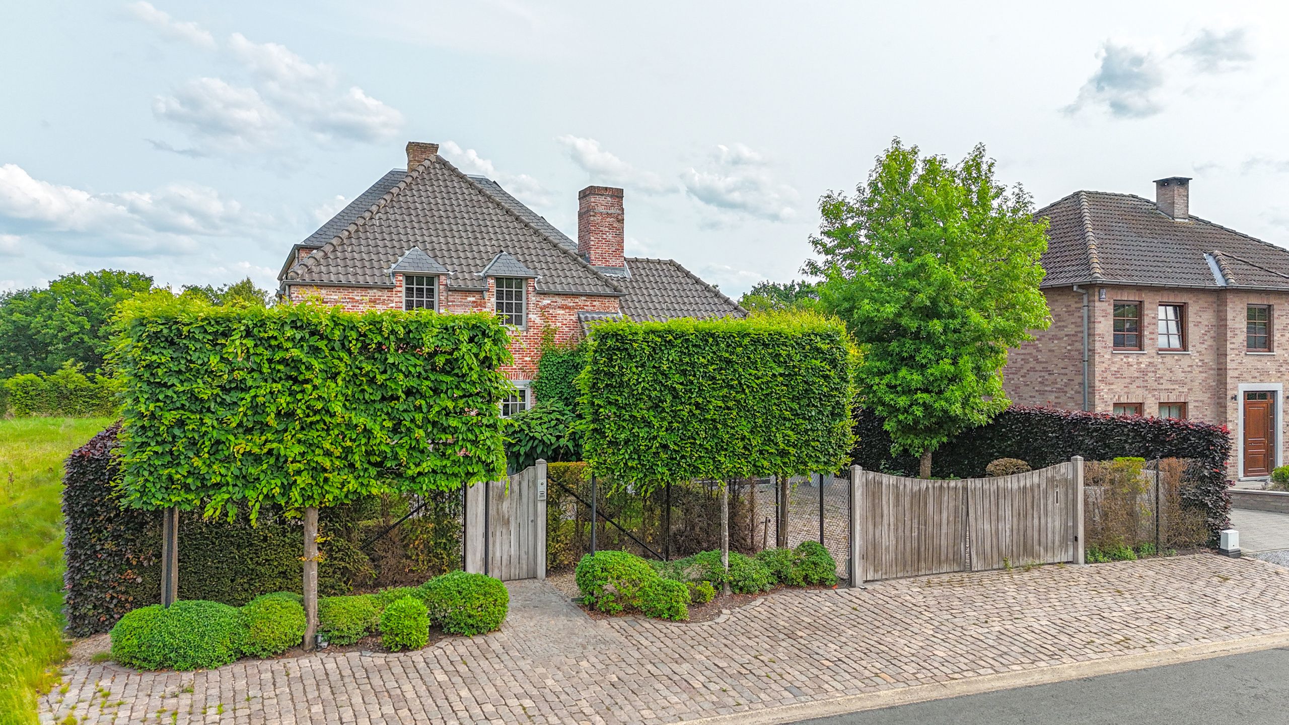 Exclusieve villa met zwembad op riant perceel in Koersel! foto 87