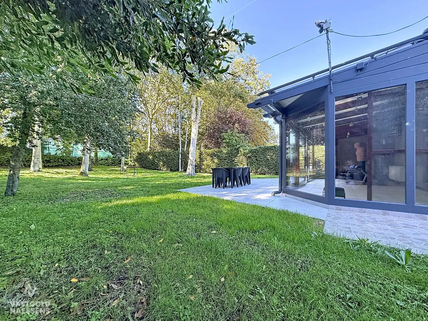 RUIME BUNGALOW MET TUIN EN GARAGE foto 15