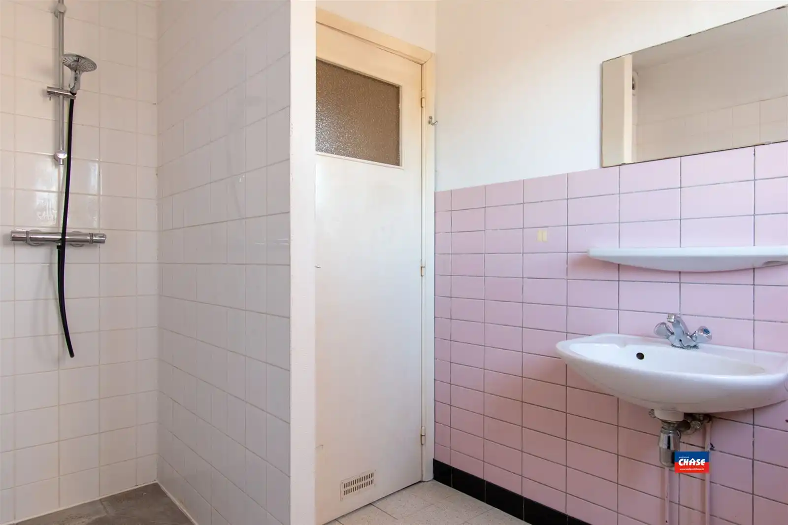 Op te frissen woning met 3 slpks + tuin foto 6