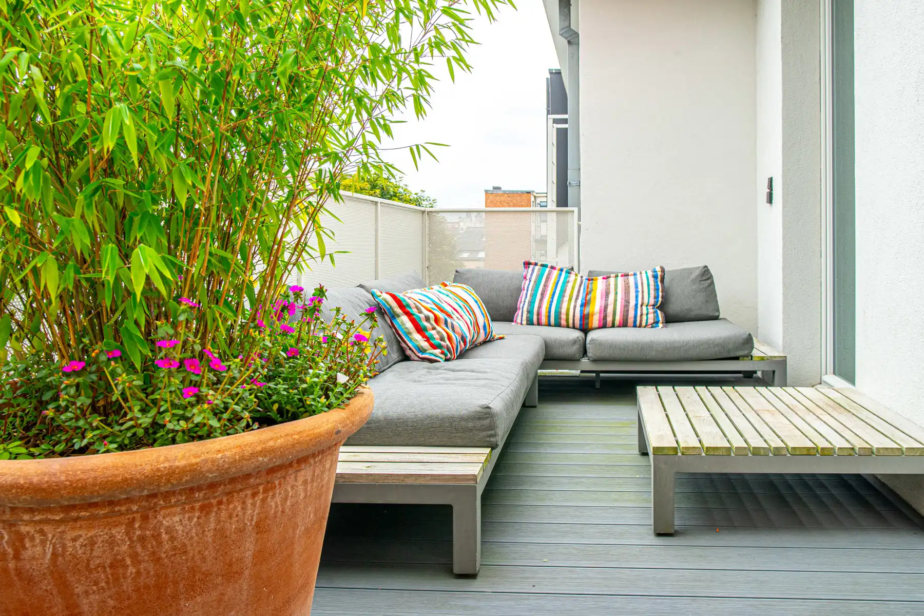 Gerenoveerd, authentiek 3 slpk. app. op toplocatie + terras + P  foto 4