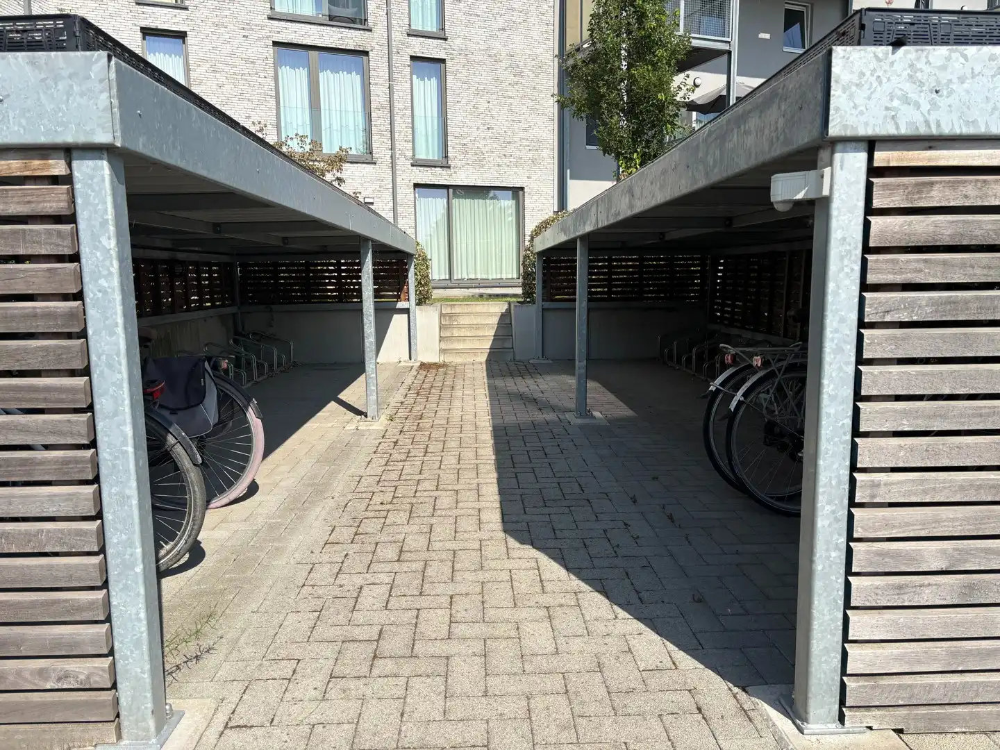 Mooi lichtrijk 1 slaapkamerappartement met staanplaats foto 17
