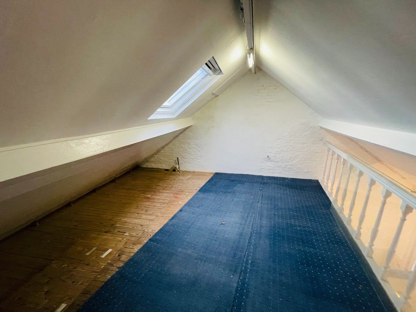 Historisch Hartje Brugge , vlakbij Het Walplein, Het Begijnhof, de Katelijnestraat , CHARMANT PITTORESK HANDELSPAND van  44 m² op gelijkvloers met stadspatio, 1é Verd 30 m² + mezzanine van 10m² foto 17