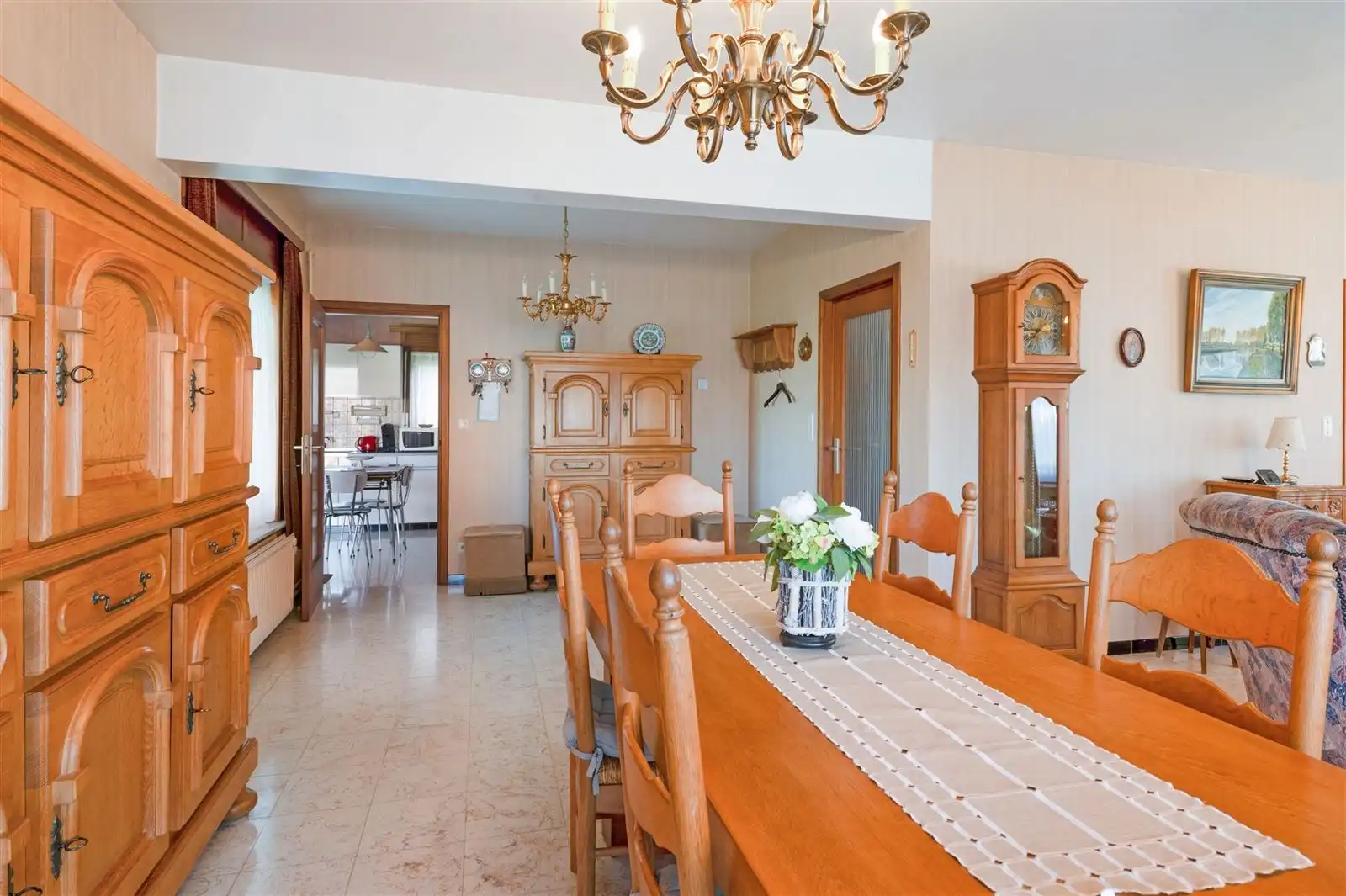 Op te frissen 4 gevelwoning met tuin op 10are92 met prachtig zicht over weilanden foto 10