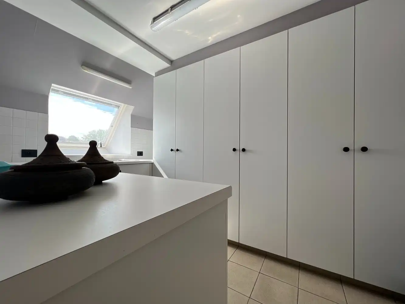 Lichtrijk appartement met 2 slaapkamers + garage foto 10