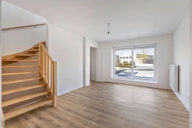 Volledig gerenoveerd, 1 slaapkamer appartement  met terras en parkeerplaats TE KOOP in Beveren-Leie! foto 7