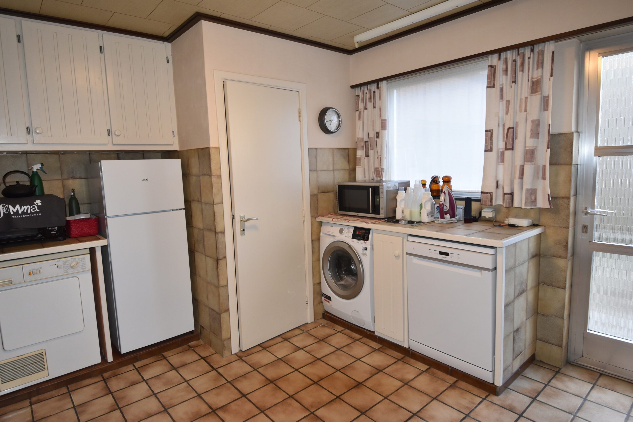 Halfopen bebouwing met 3 slaapkamers en garage. foto 9