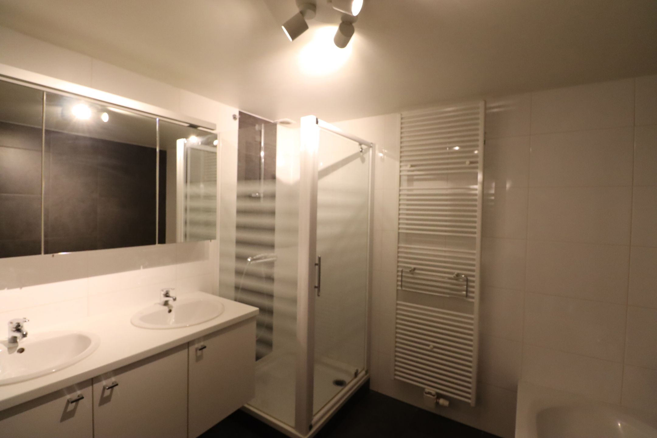 GLV appartement met tuin en ondergrondse parkeerplaats foto 4