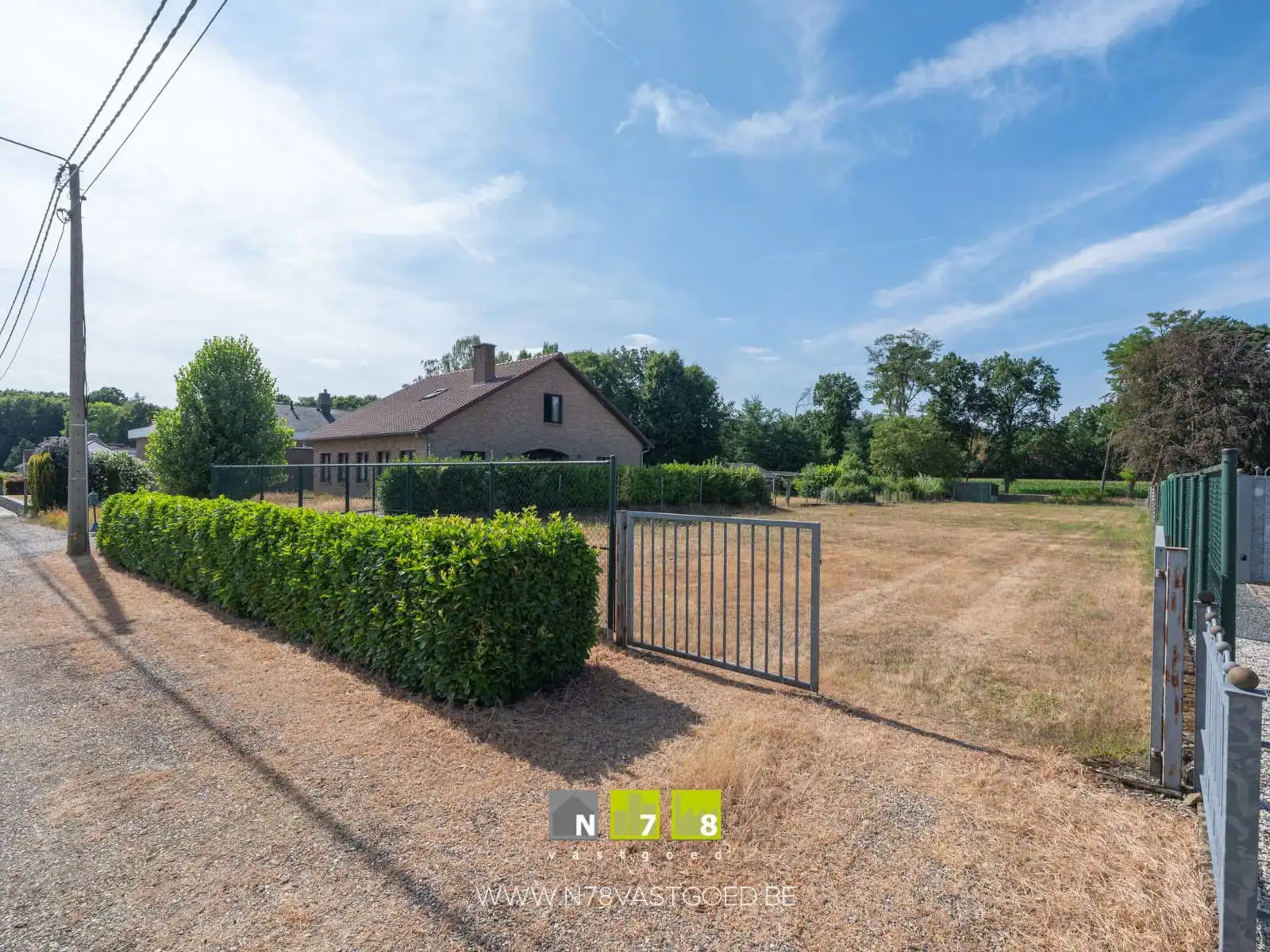 Grond te koop foto {{pictureIndex}}