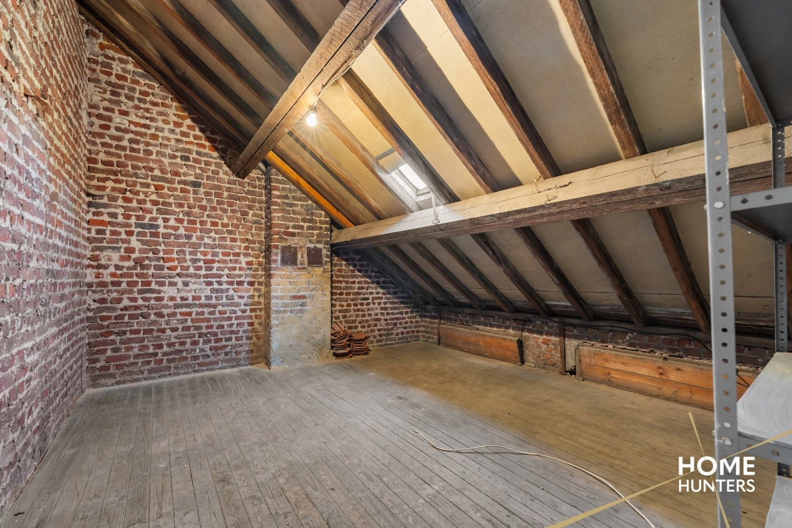 Authentiek herenhuis in Mesen – een renovatieparel met potentieel foto 18