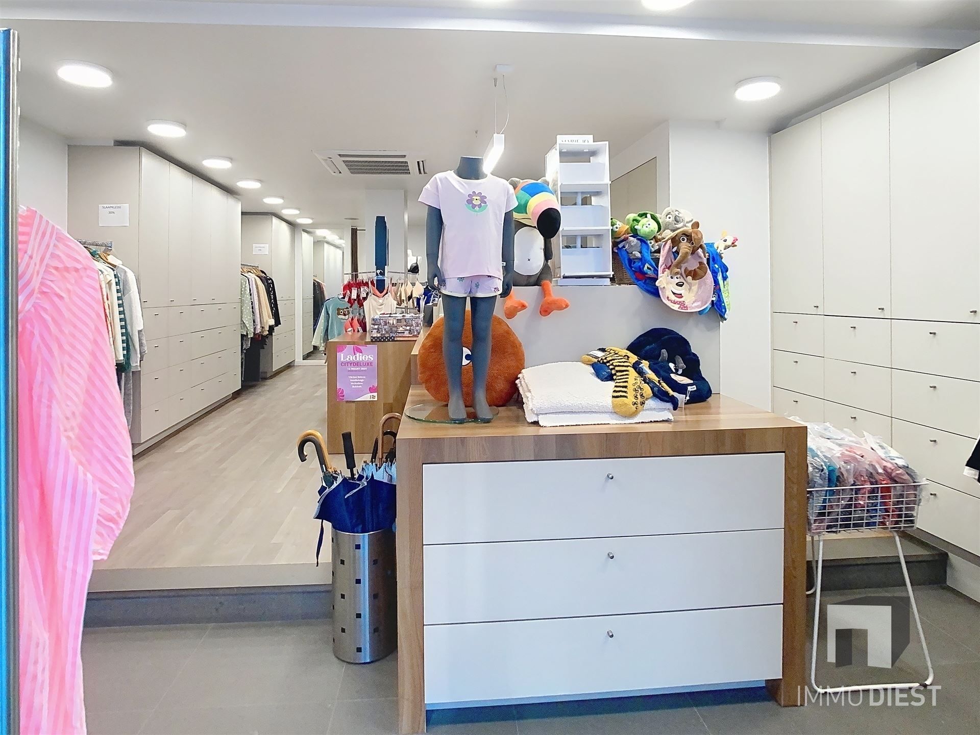 Handelshuis met woonst in centrum Diest foto 5