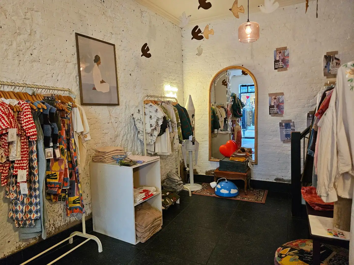 Handelspand van 135 m² met diverse mogelijkheden in het centrum van Mol! foto 3