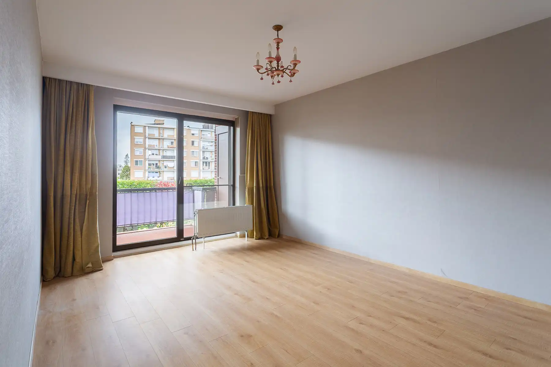 Ruim en lichtrijk 2 slpk app. + 2 terrassen in klein gebouw  foto 12