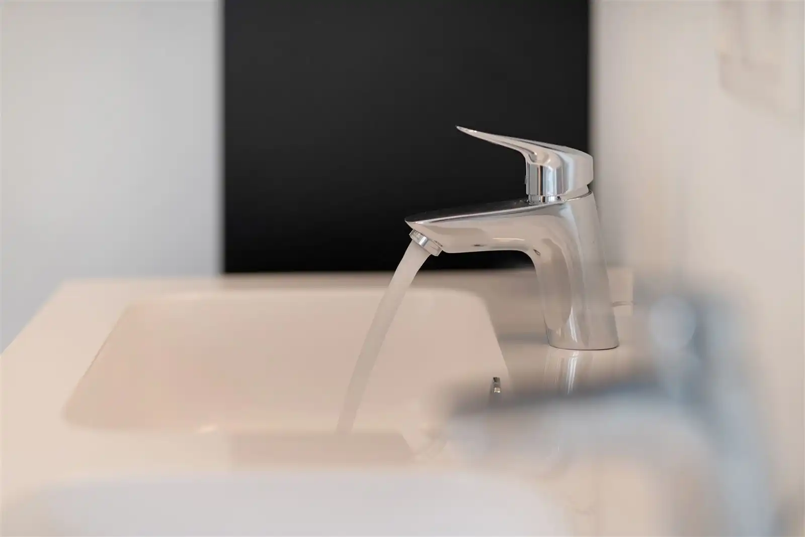 Instapklare volledig vernieuwde gezinswoning met tuin op 4are60 foto 13