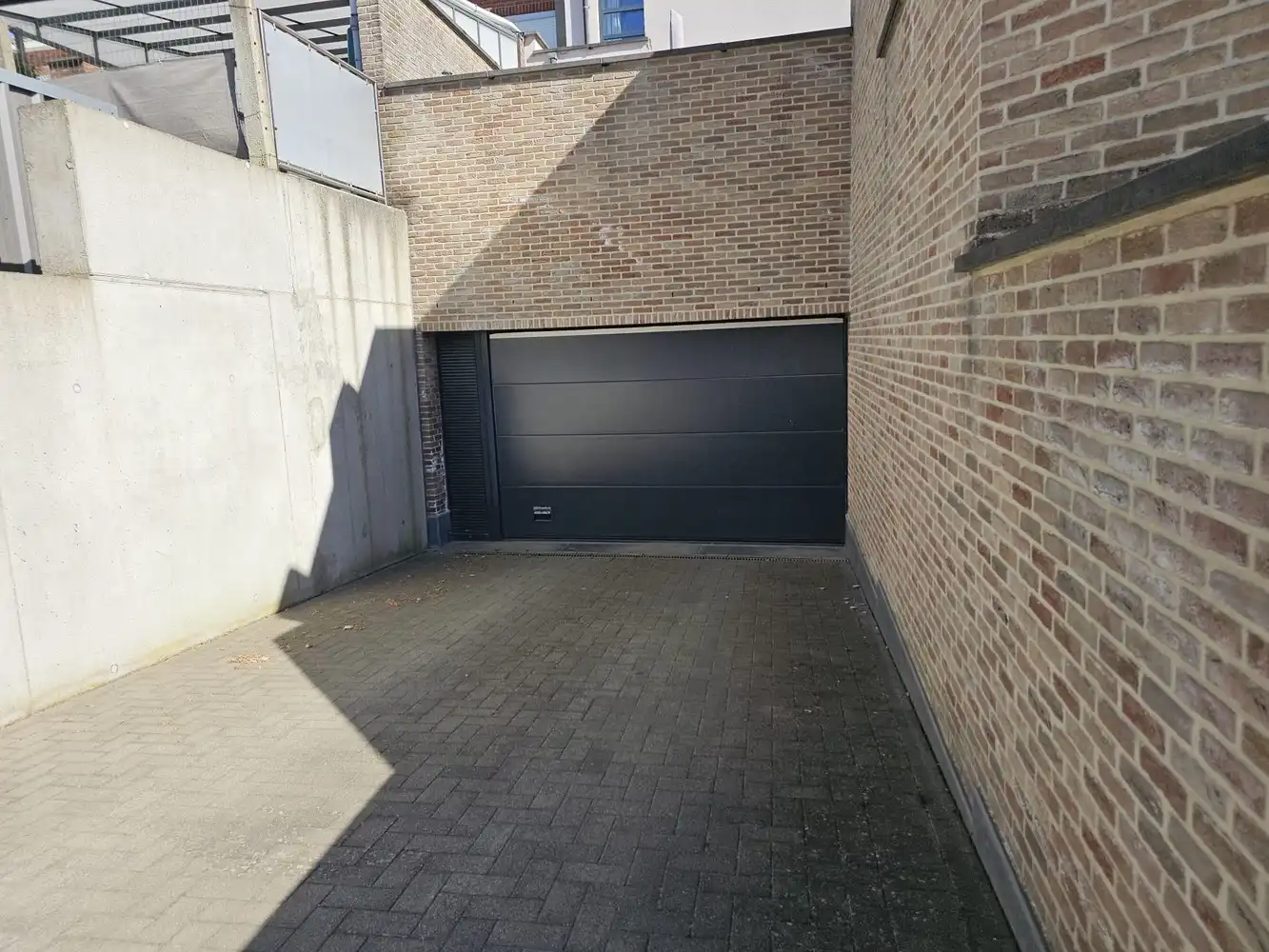 Zeer ruim appartement met terras + garage foto 5