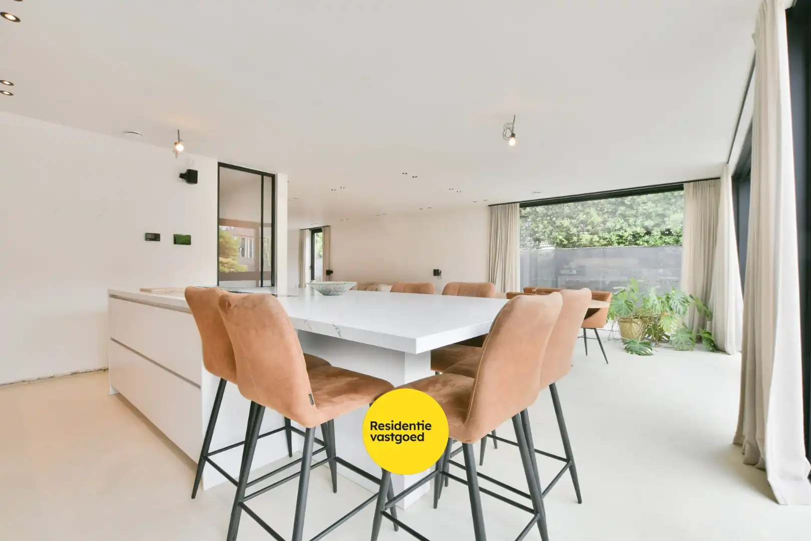 Exclusieve koppelvilla van 348 m² met 6 slaapkamers in rustige woonwijk foto 5