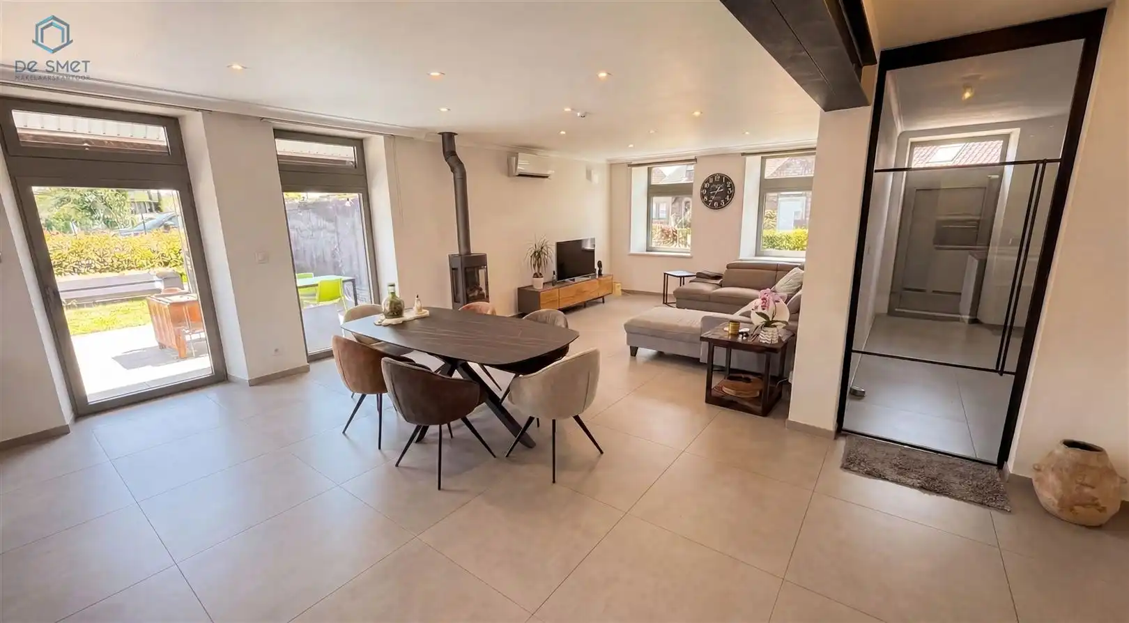 Exclusief domein te koop Instapklare privéwoning met erkende 4-sterren vakantiewoning op toplocatie in Geraardsbergen foto 3