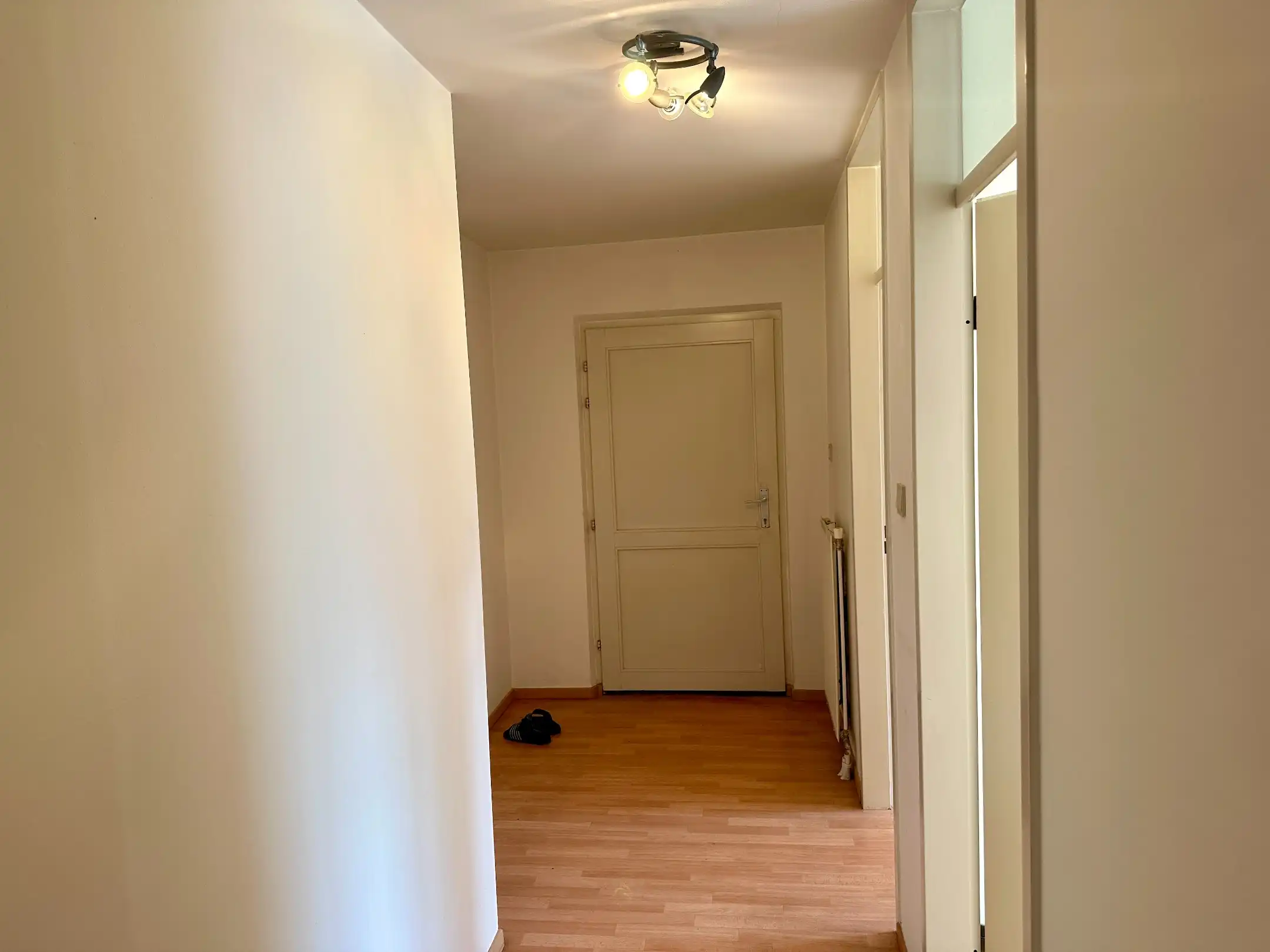 Gelijkvloers appartement met 2 slaapkamers, terras en privé garagebox foto 4