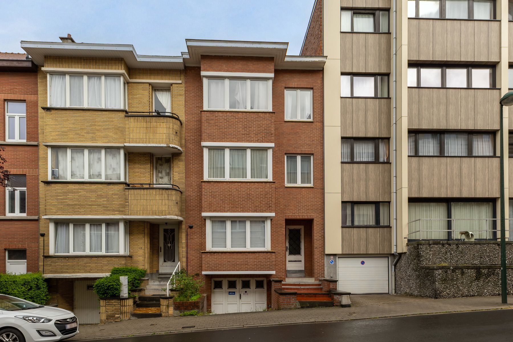 Opbrengsteigendom bestaande uit 3 appartementen en garage foto 2