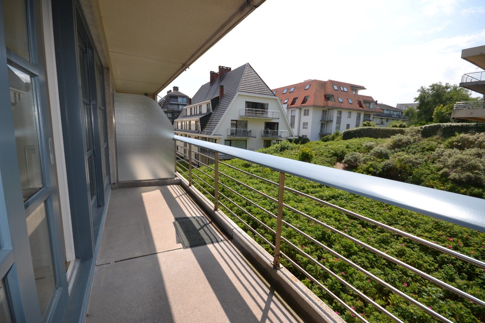 Volledig gerenoveerd 2 slaapkamer appartement met vrij uitzicht te Oostduinkerke-bad! foto 13