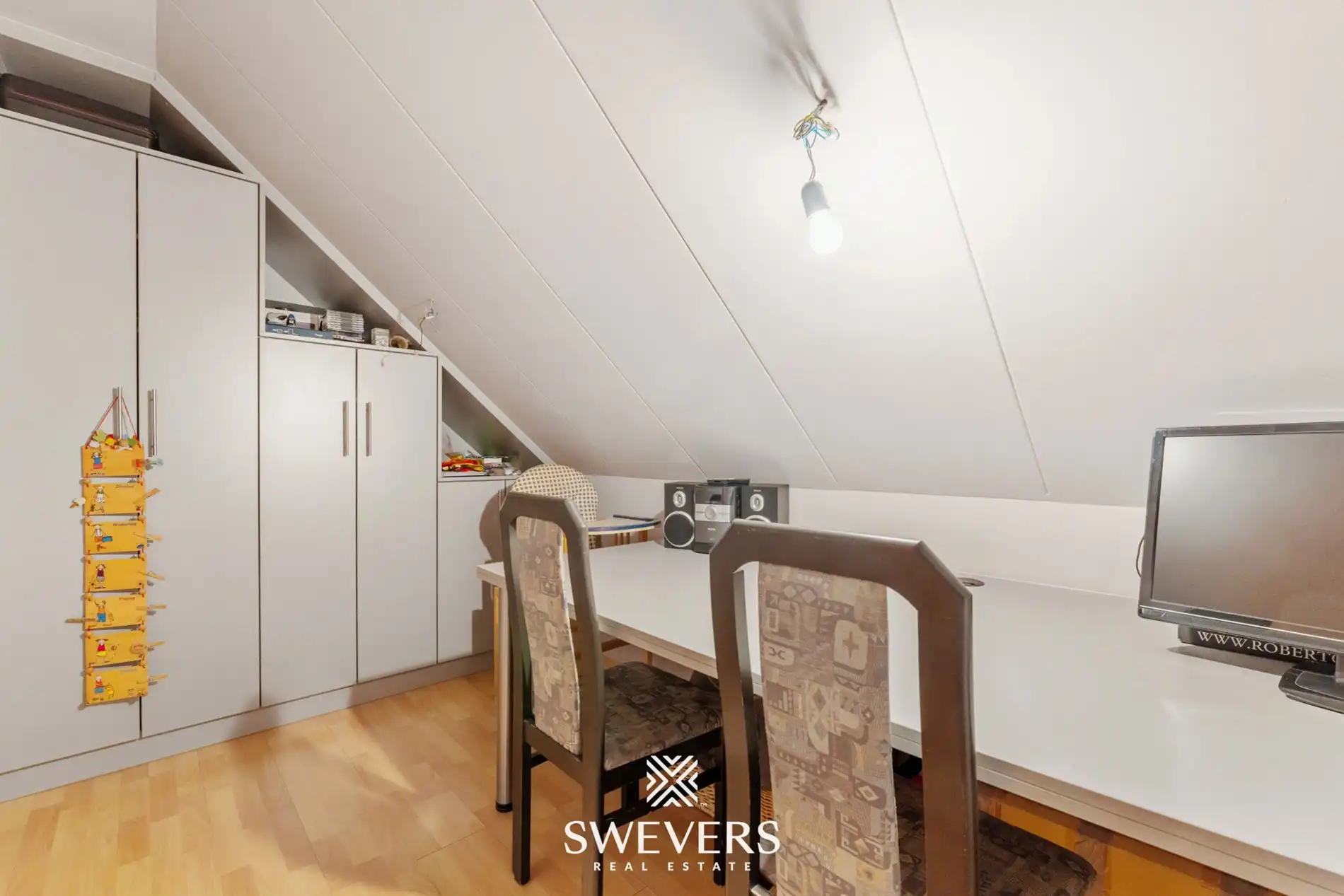  Instapklare woning met goede bereikbaarheid op 10 are 43 ca in Paal foto 24