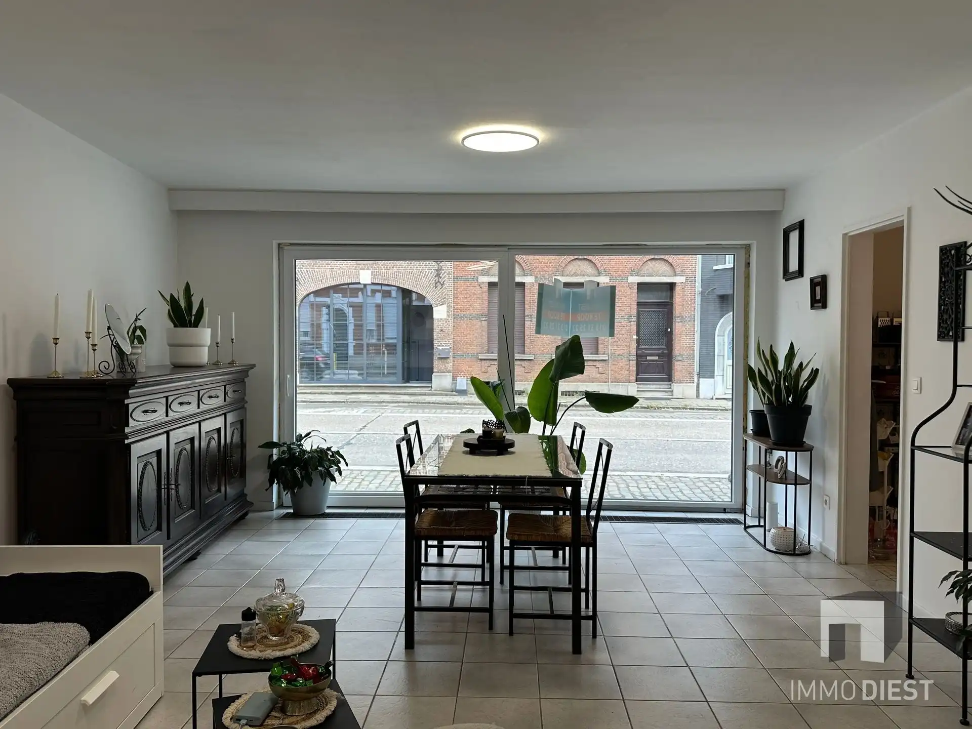 Gelijkvloers appartement met 4 slpks, kelder en garagebox foto 4