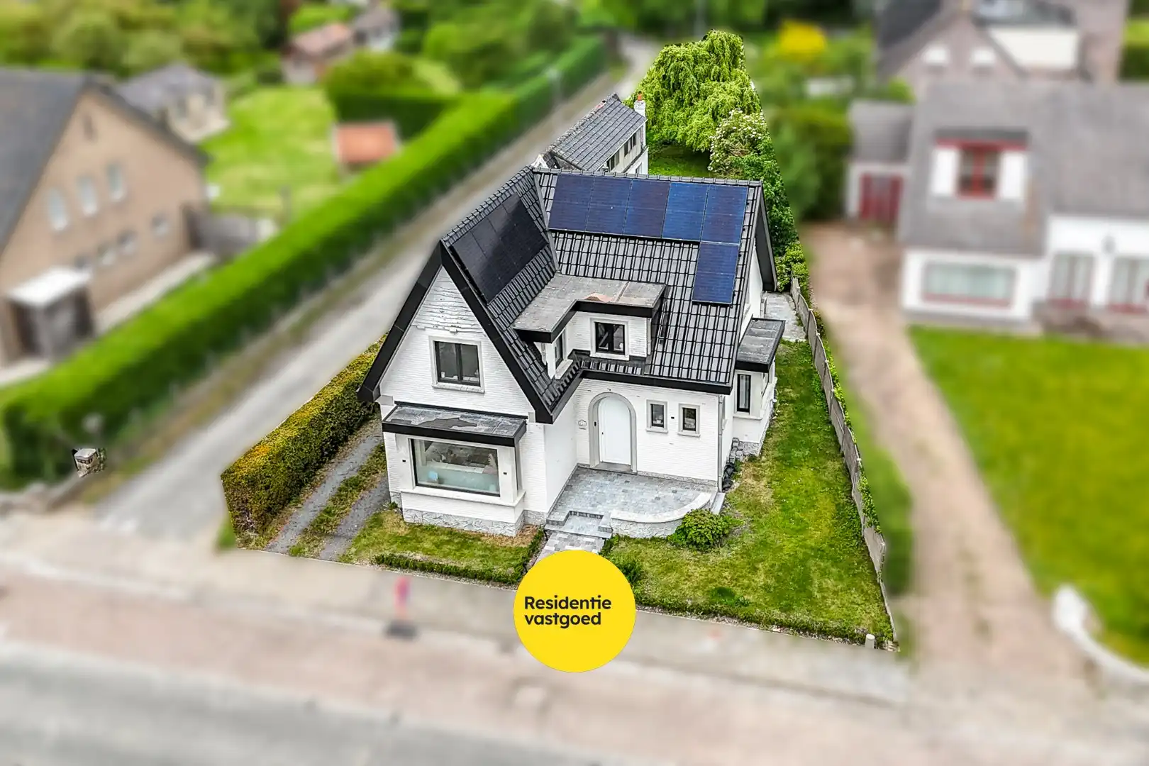 Alleenstaande woning met prachtige uitbouw in centrum Veldegem foto 26