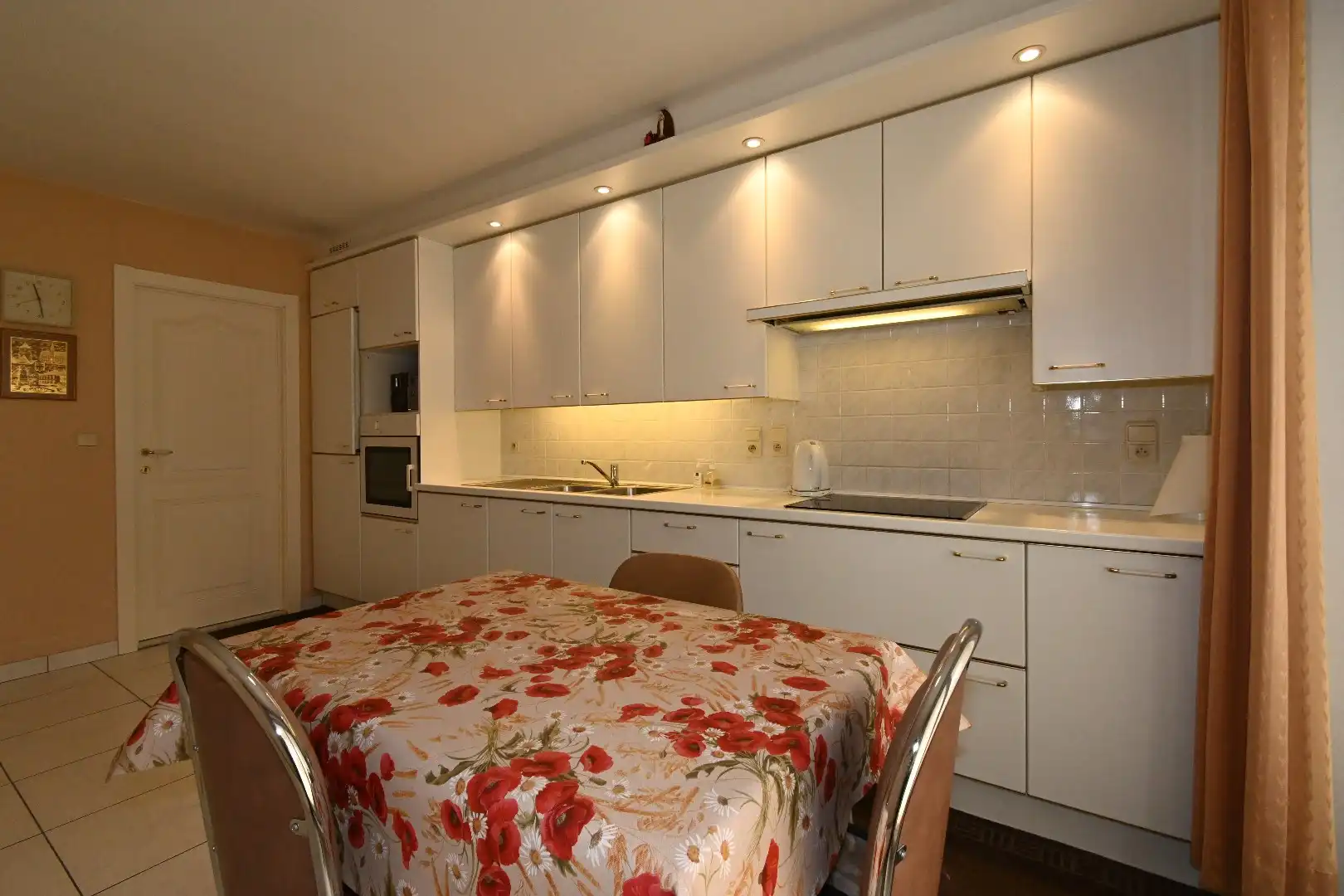 Instapklaar appartement met 2  slpk. en garage gelegen centrum Maldegem foto 10