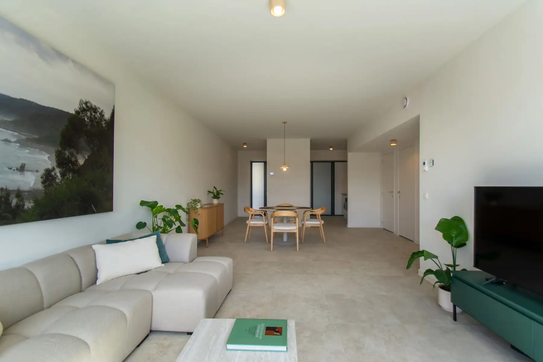Prachtig gemeubeld nieuwbouwappartement met 1slpk. en balcon foto 3