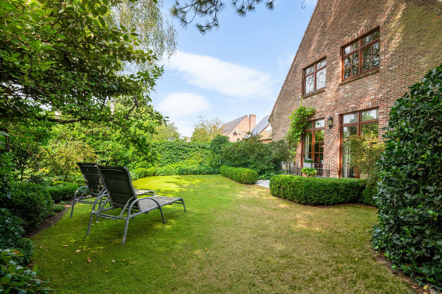 Prachtige woning met 3 à 4 slaapkamers, tuin en garage!  foto 3