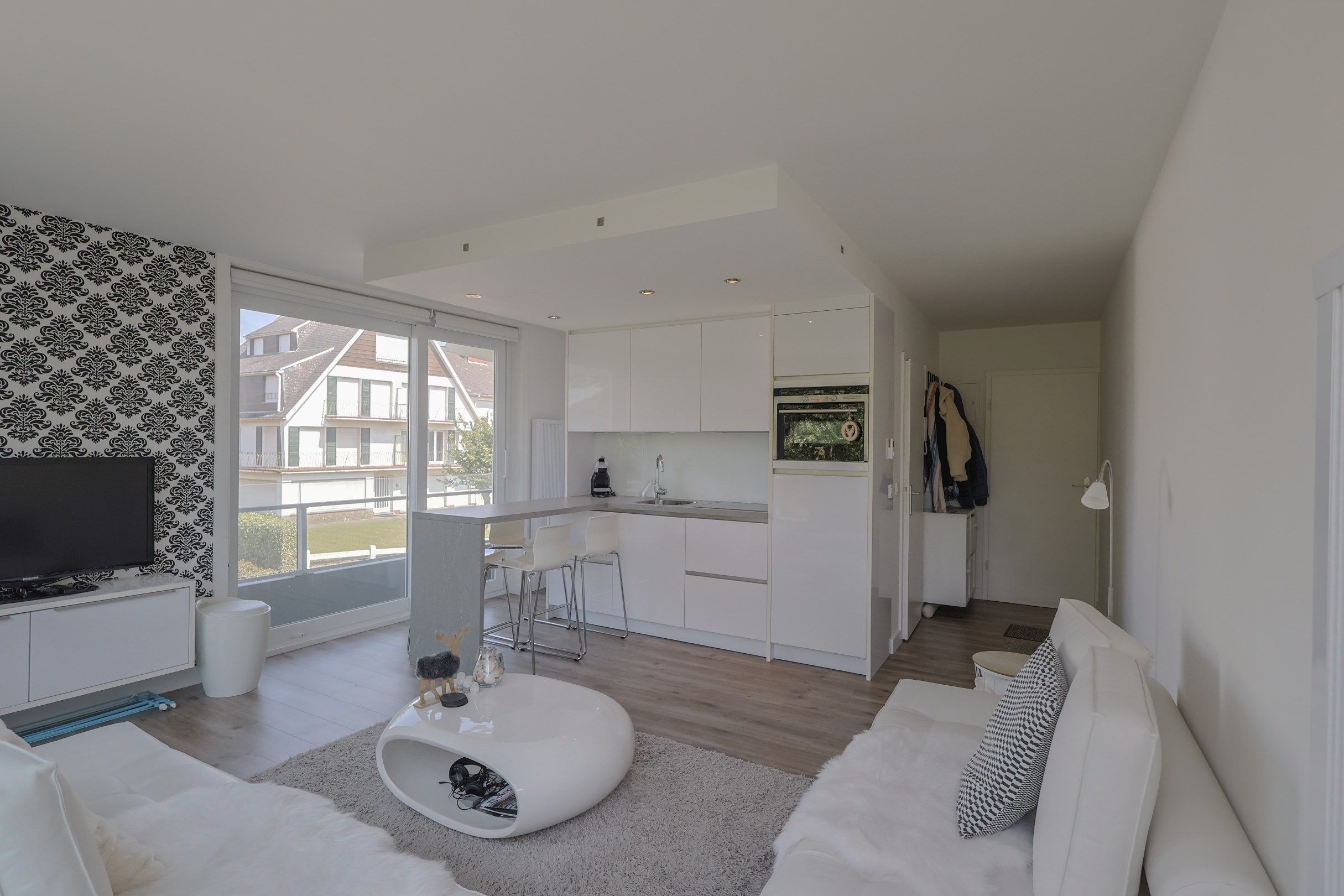Instapklare studio op toplocatie in Oostduinkerke te koop foto 2