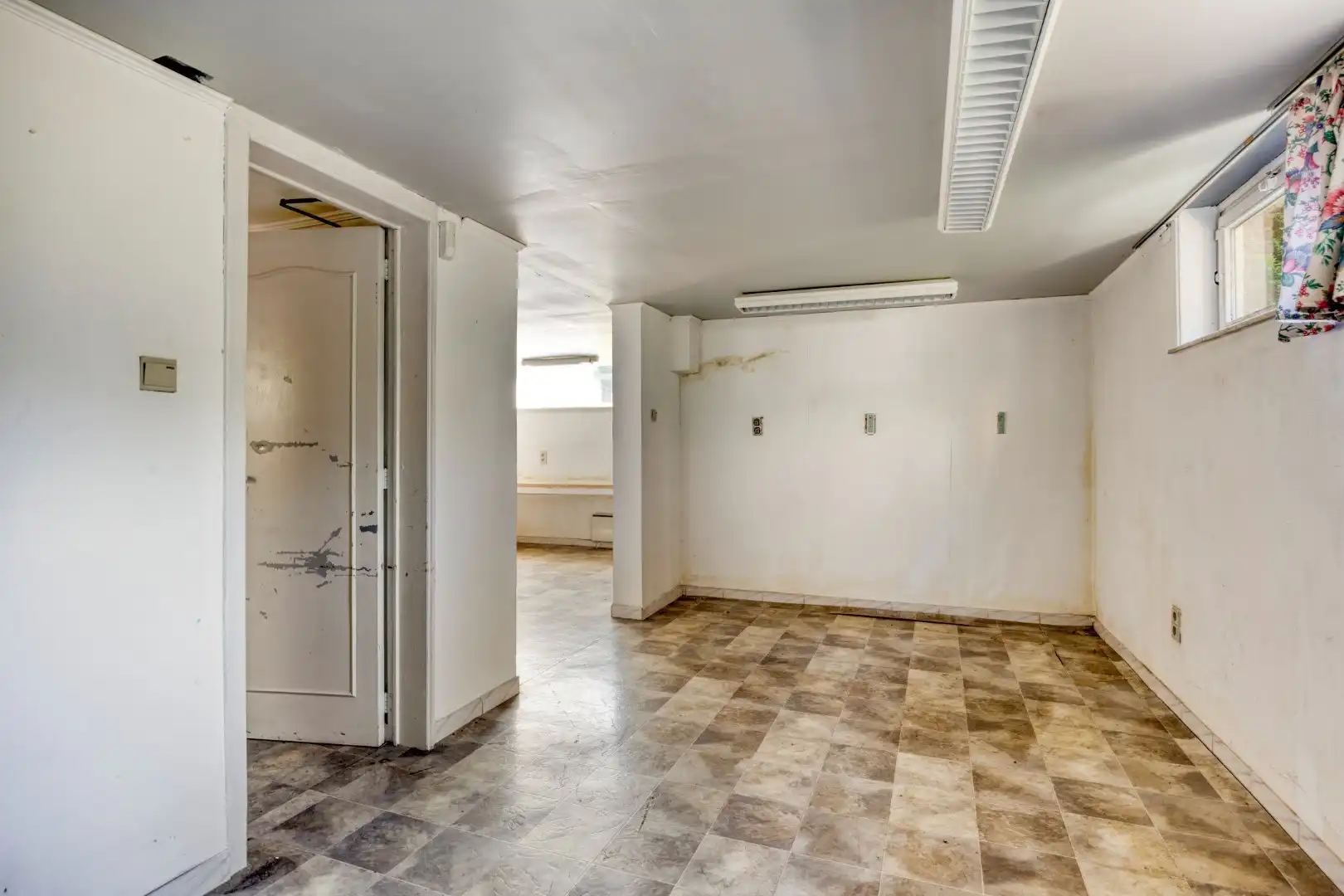 BUNGALOW – 2/4 kamers, garage & kelders – 1650 BEERSEL foto 17