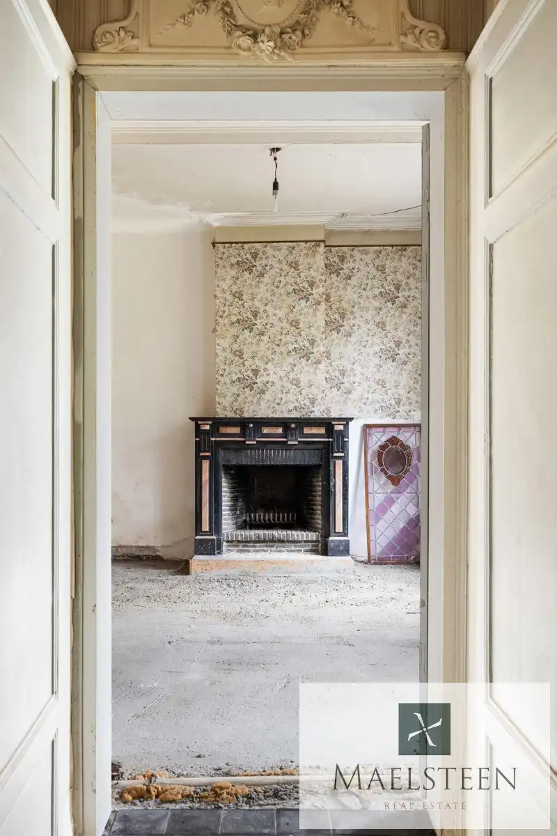 Historisch herenhuis op 3.611m2 in centrum Ruiselede foto 9