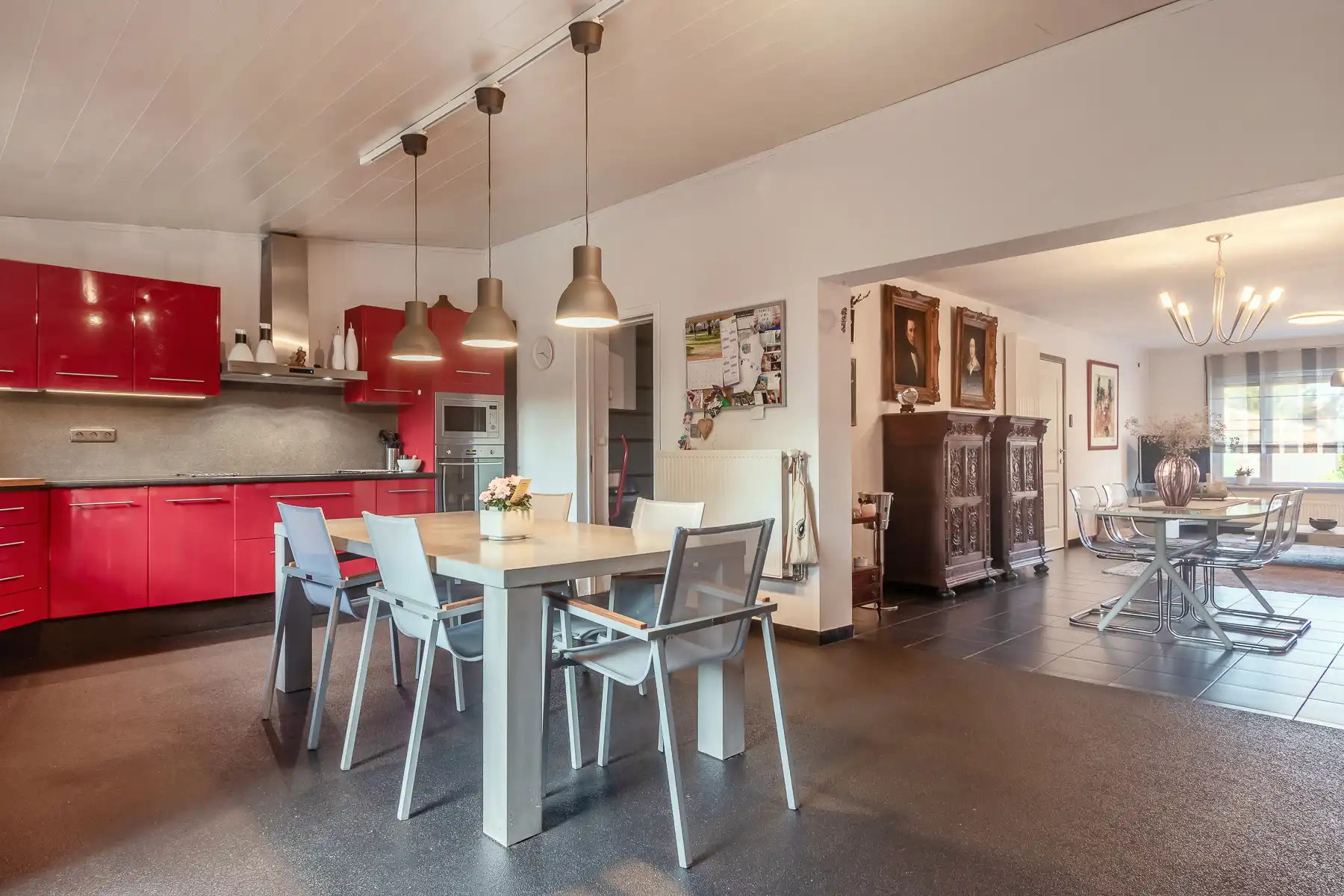 Woning met 3 slaapkamrs, inpandige garage en Z-gerichte tuin foto 10