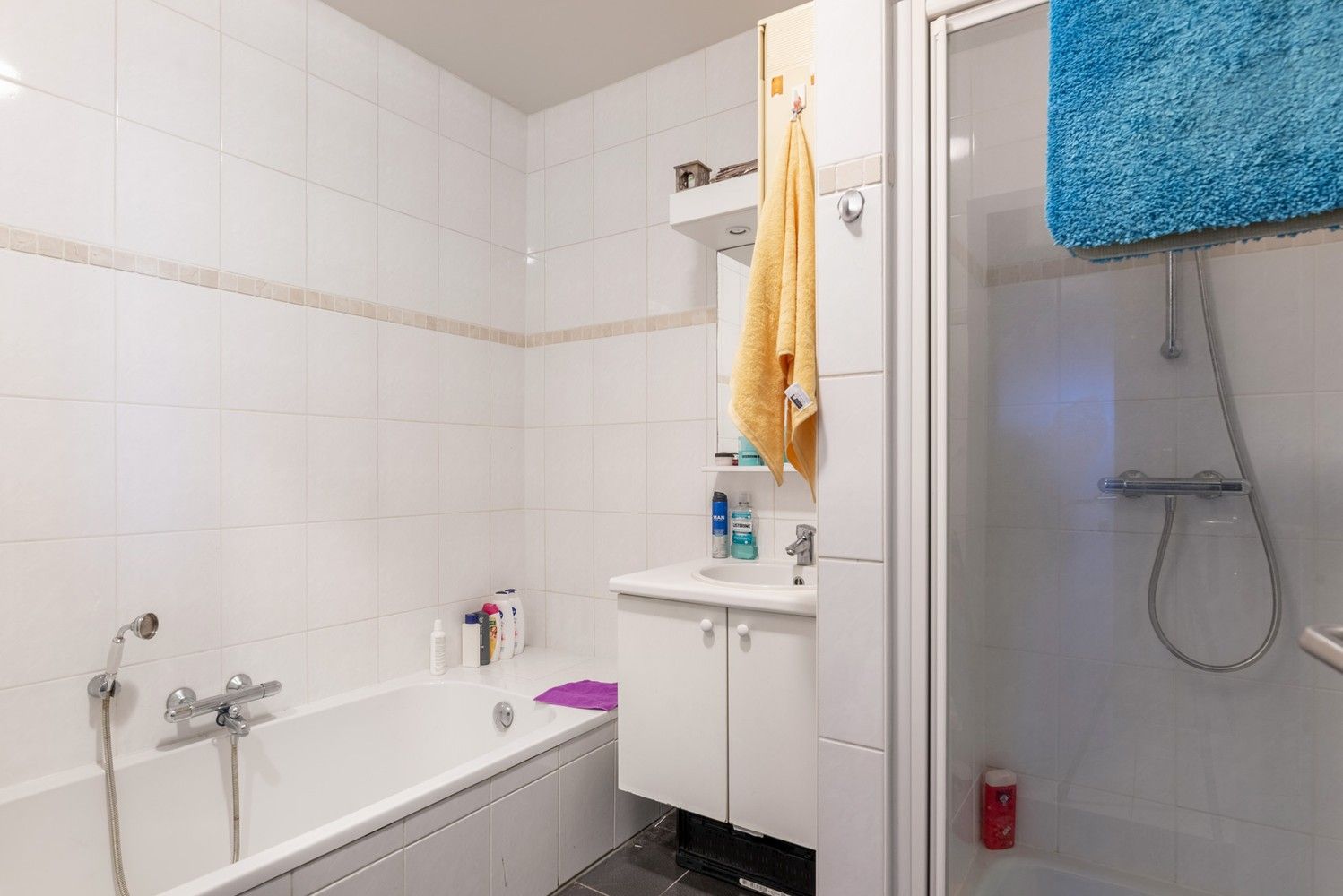 Gelijkvloers appartement met terras met tuintje ! foto 12