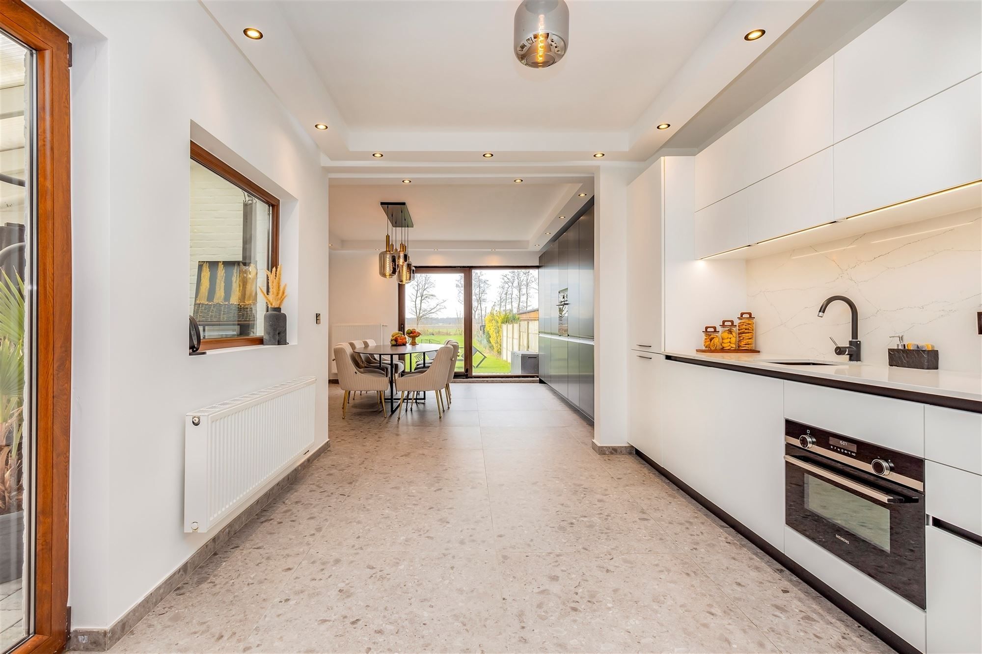 Stijlvolle gerenoveerde halfopen bebouwing met tuin en 3 slaapkamers in Oostmalle foto 8