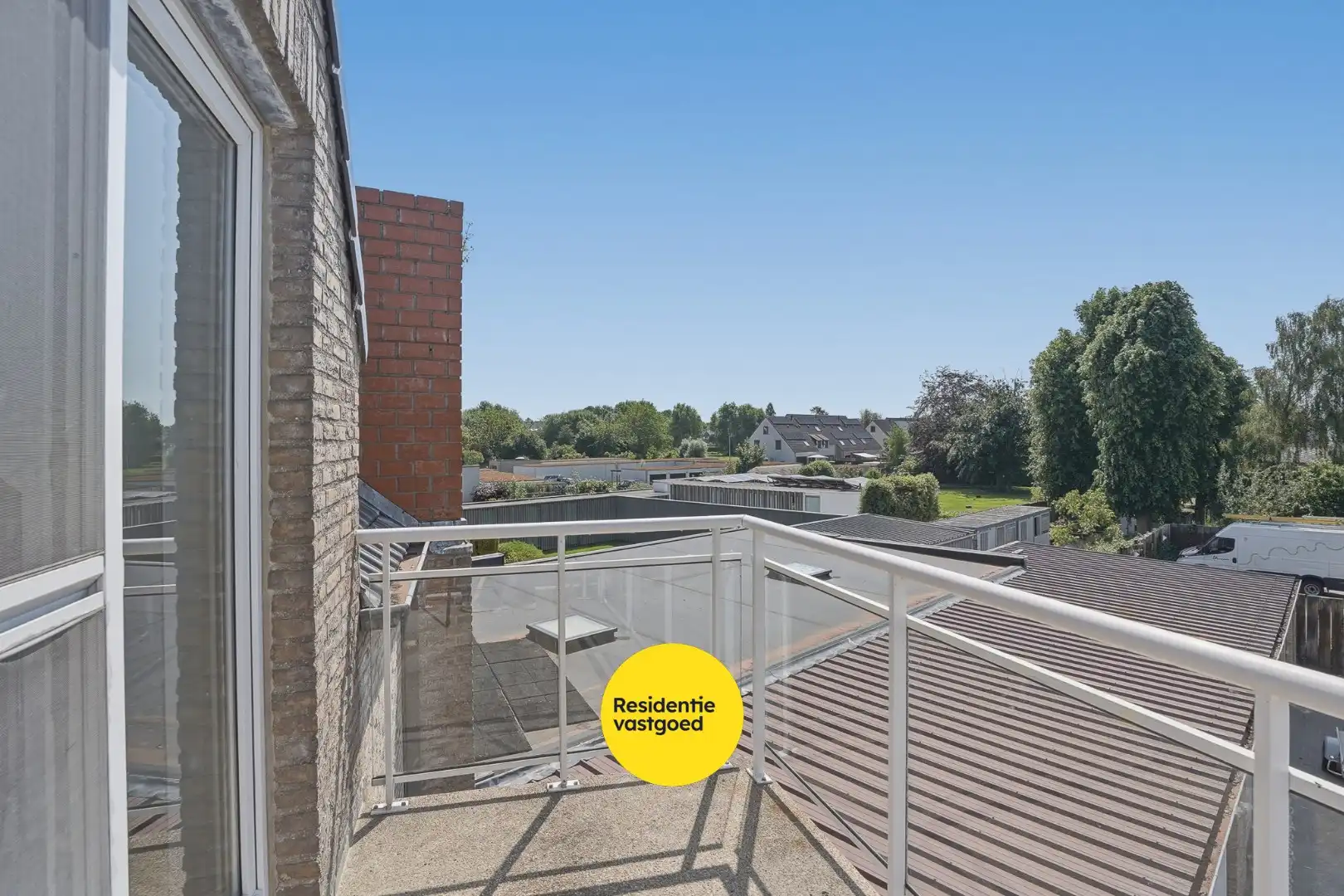 Instapklaar appartement met 2 slaapkamers te Eernegem foto 2
