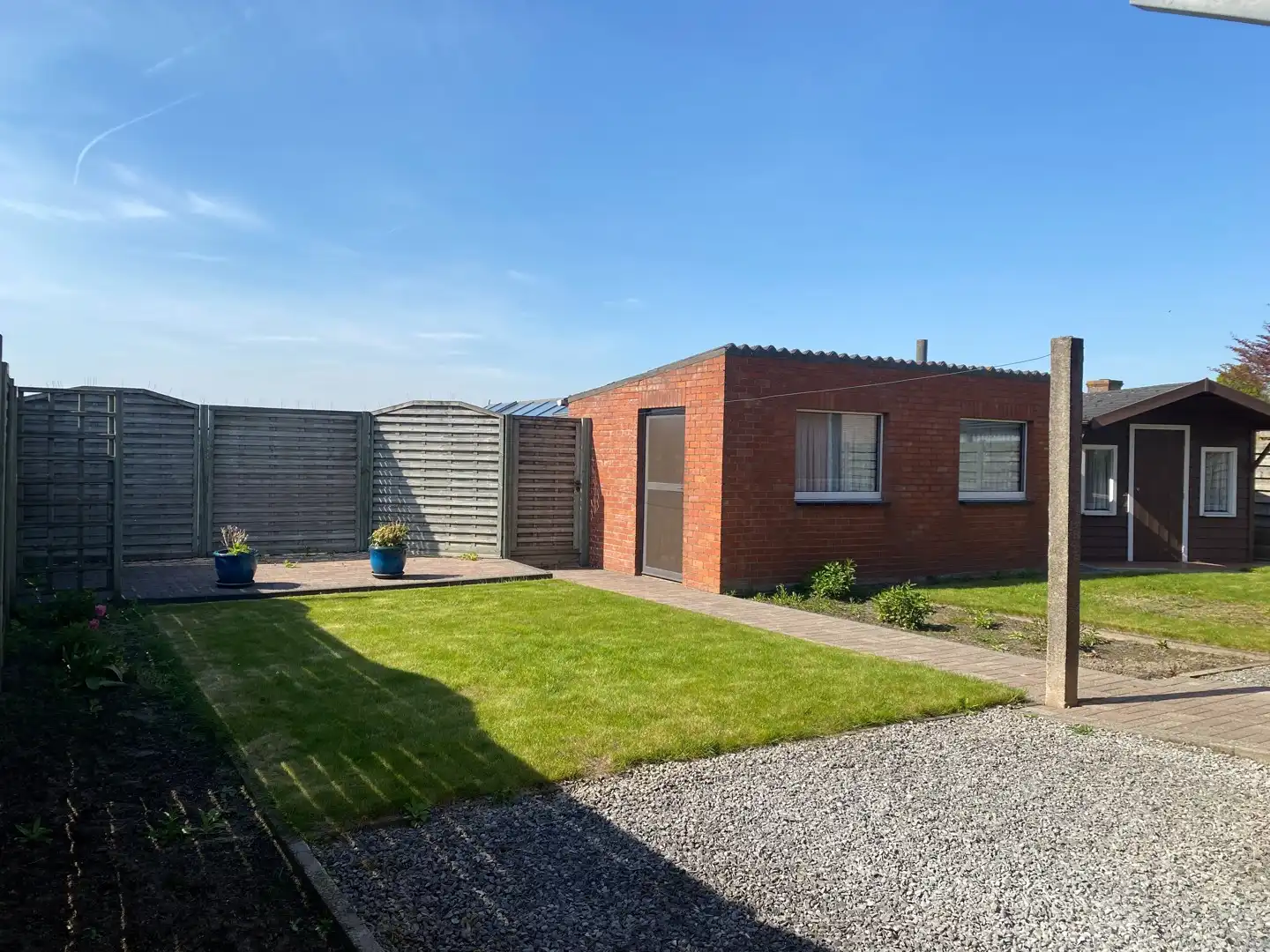 Authentieke bungalow met inpandige garage en grote tuin foto 12