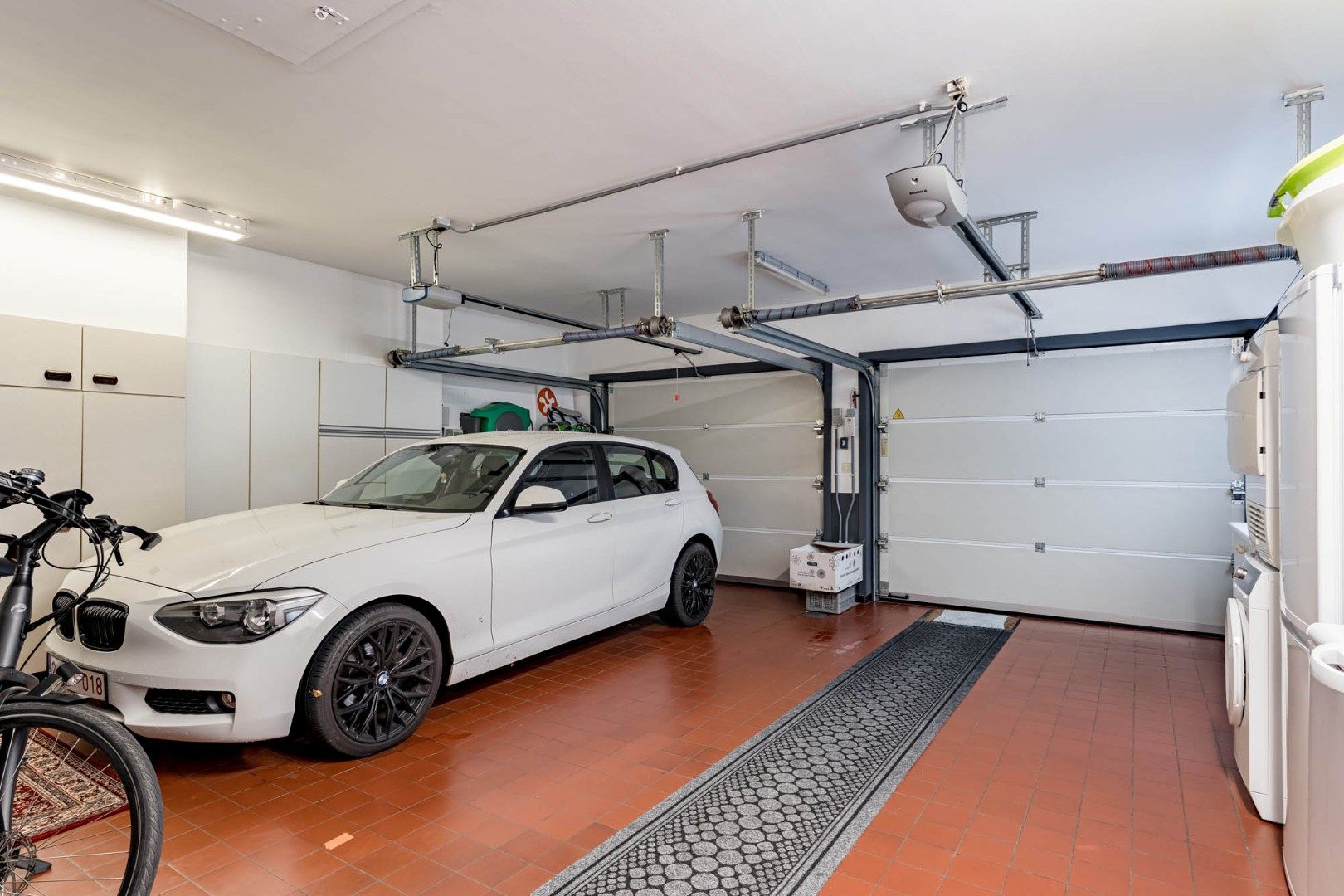 Ruim, goed afgewerkt gelijkvloers landhuis op een perceel van 13a20ca  nabij het centrum van Neeroeteren!  foto 24