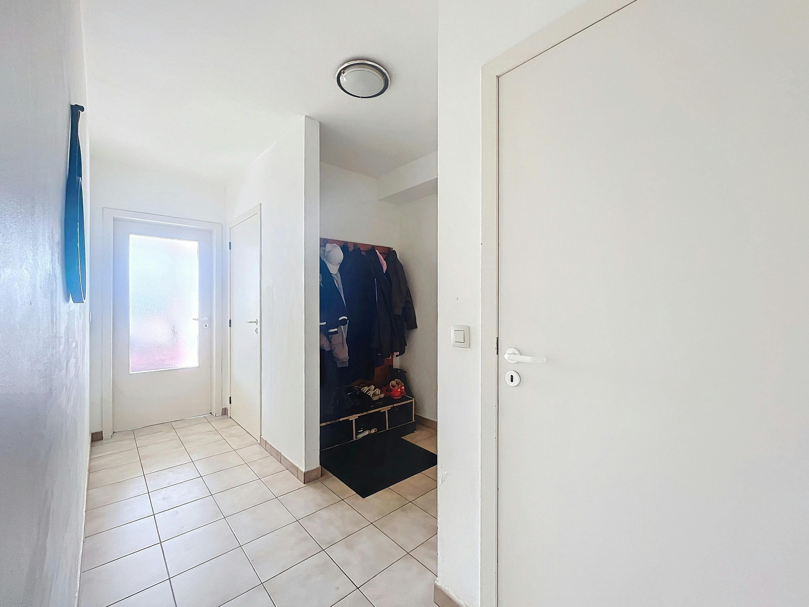 Ruim 1-slaapkamerappartement met garagebox! foto 5