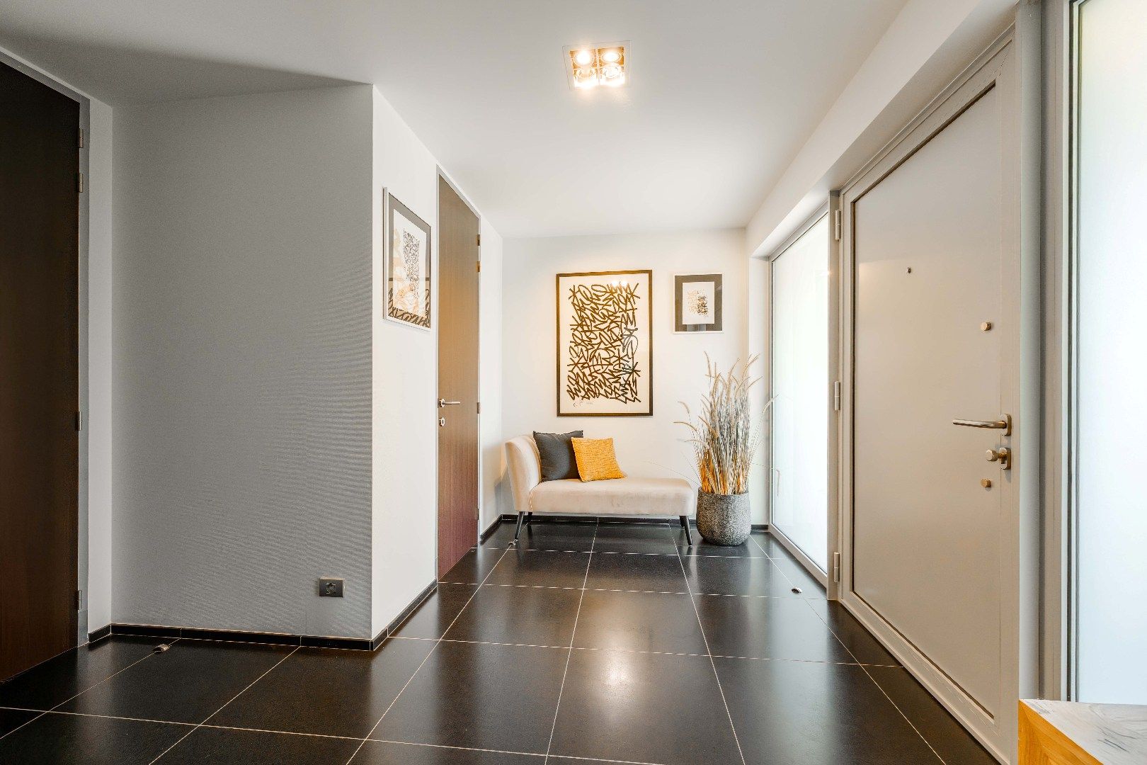 Exclusieve villa met luxueuze afwerking en vergezicht op velden te Zwevezele foto 5