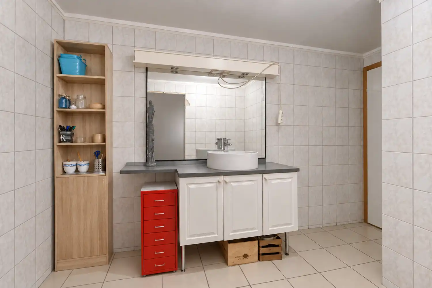 ZEER RUIM APPARTEMENT MET STUDIO EN 2 AUTOSTAANPLAATSEN TE DIEST! foto 25