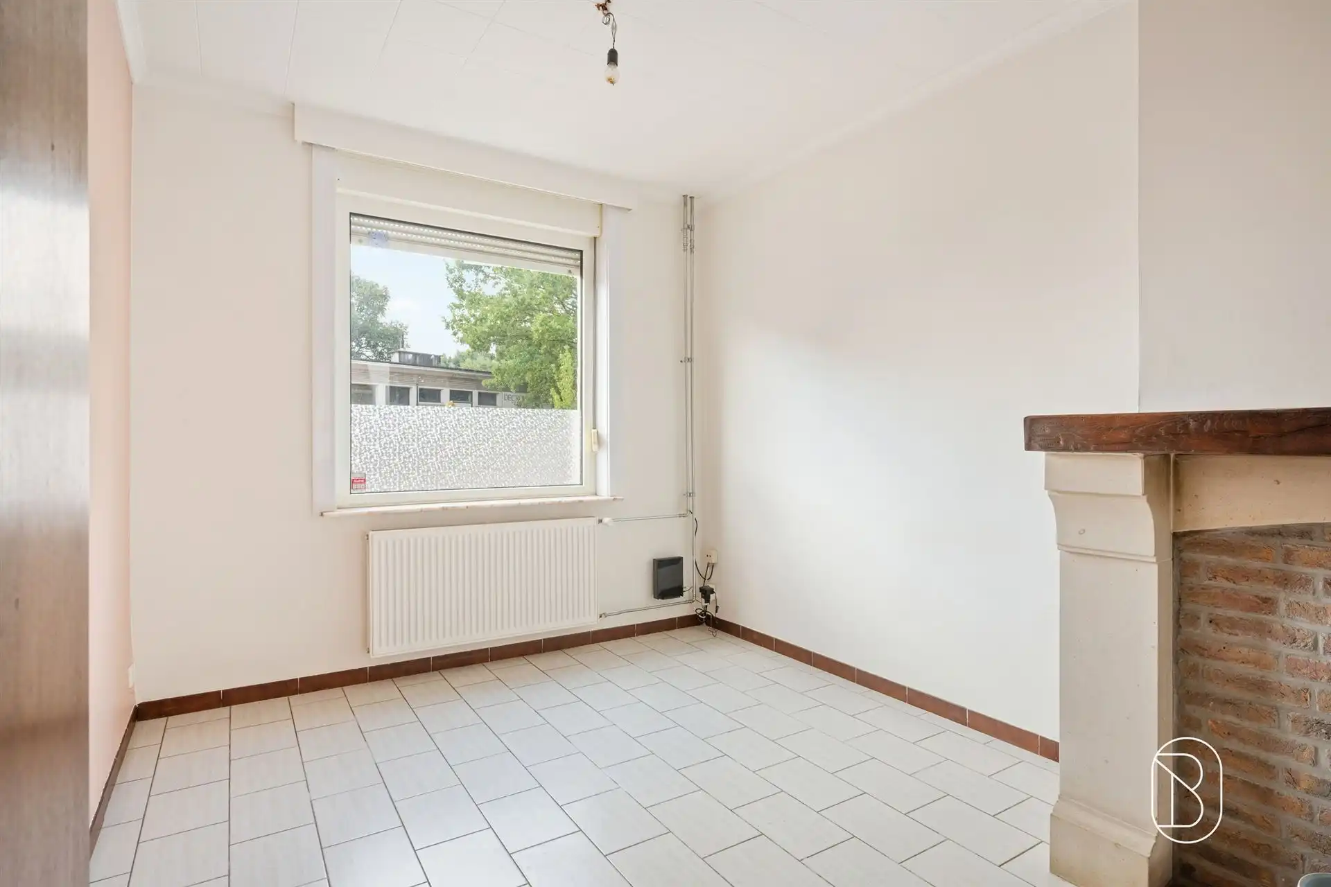 Gezellige instapklare woning met 3 slpk, koer en tuintje foto 8