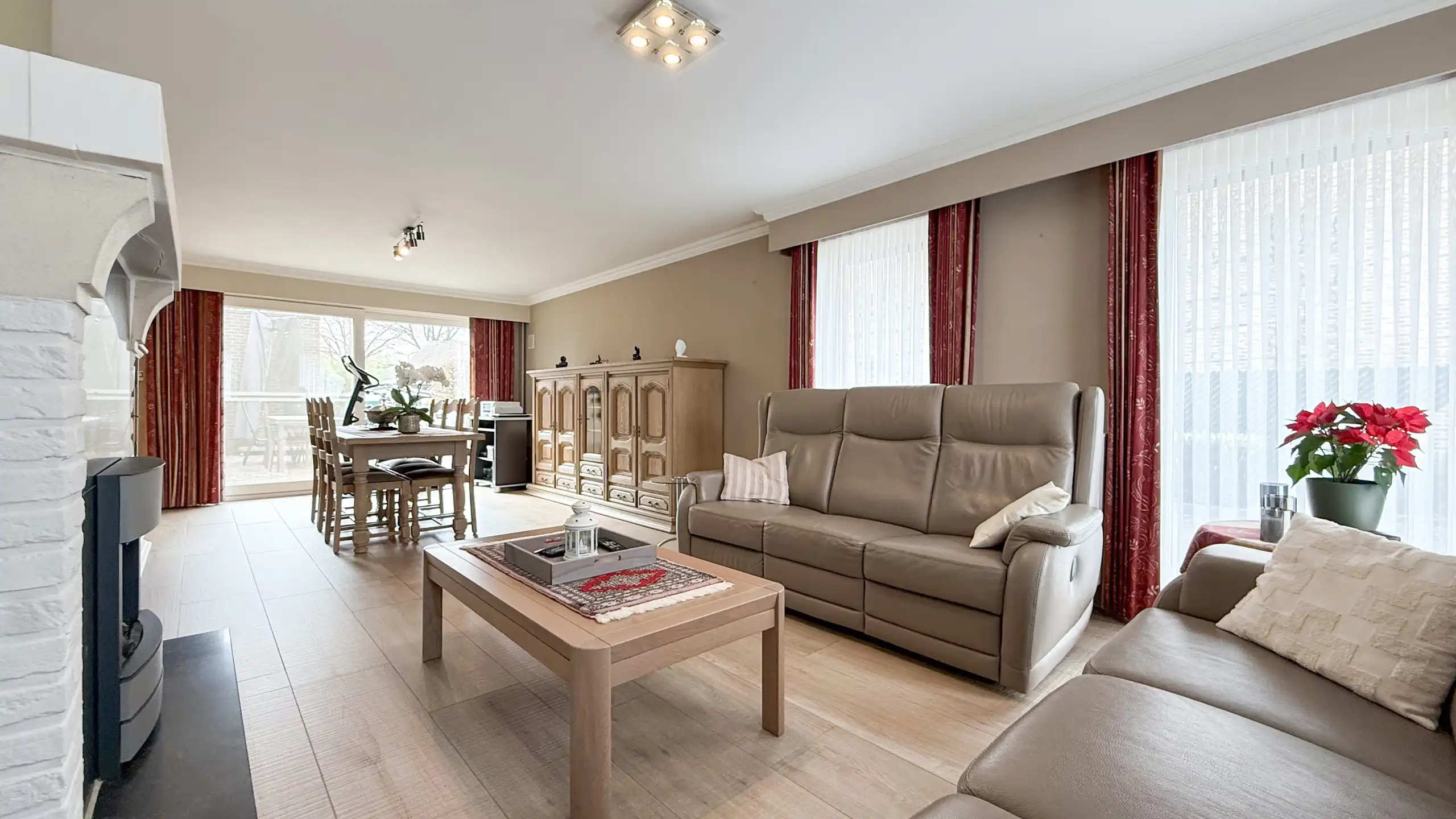 Charmante halfopen woning in rustige woonwijk te Eversel! foto 2