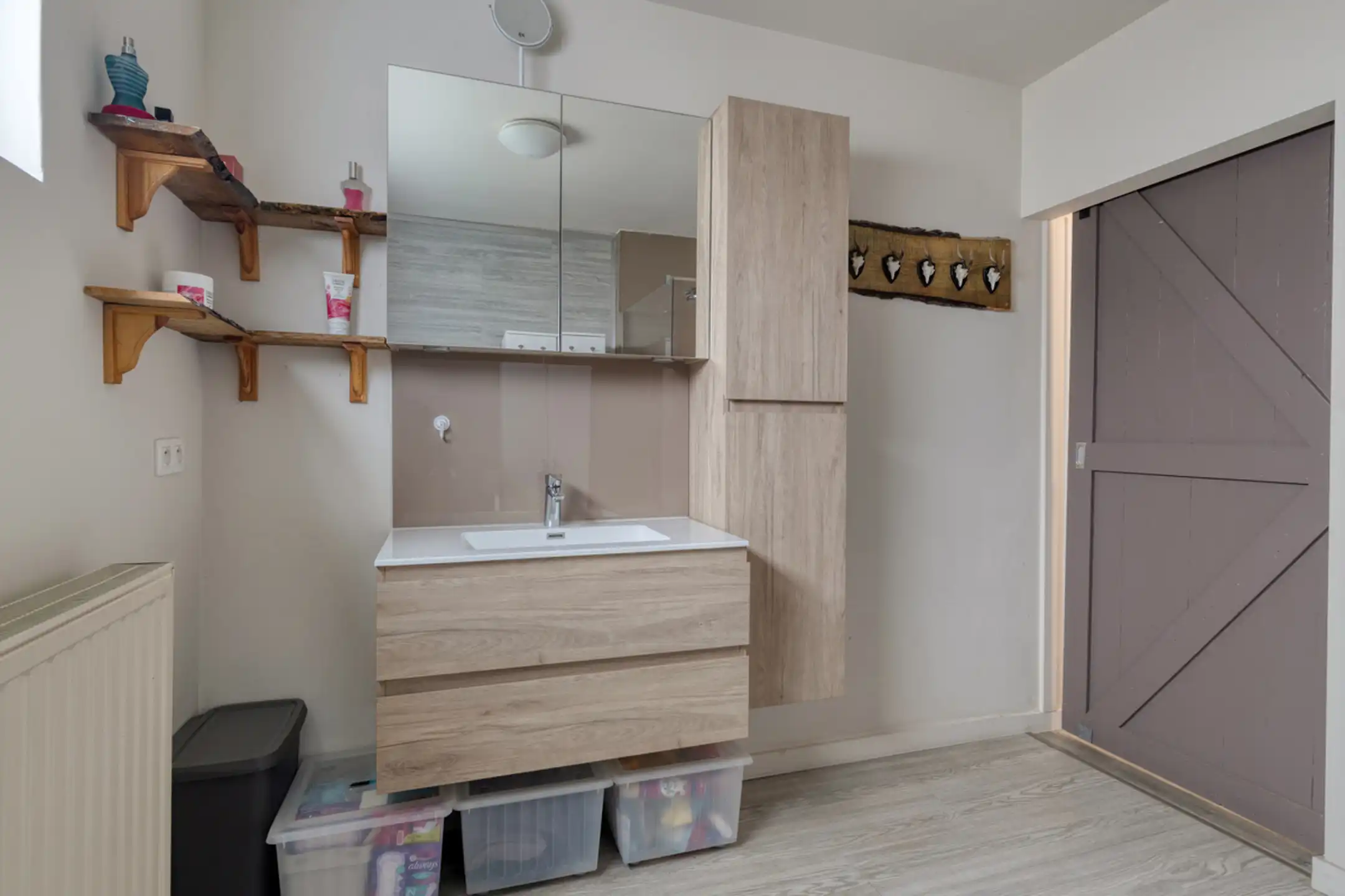 Vernieuwde woning met weiland en mogelijke praktijkruimte foto 12