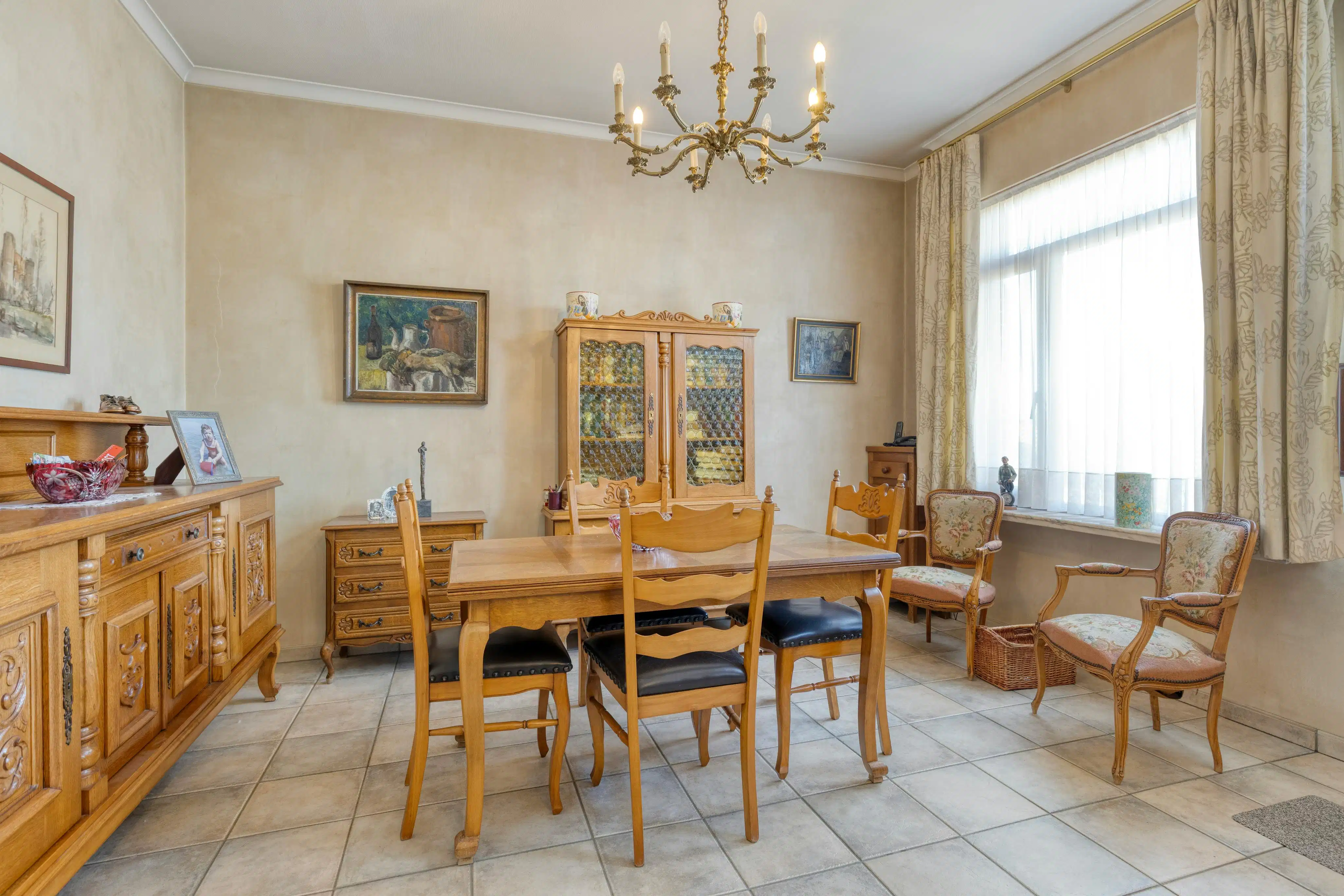 Herenwoning met 3 slaapkamers in het centrum van Veurne. foto 4