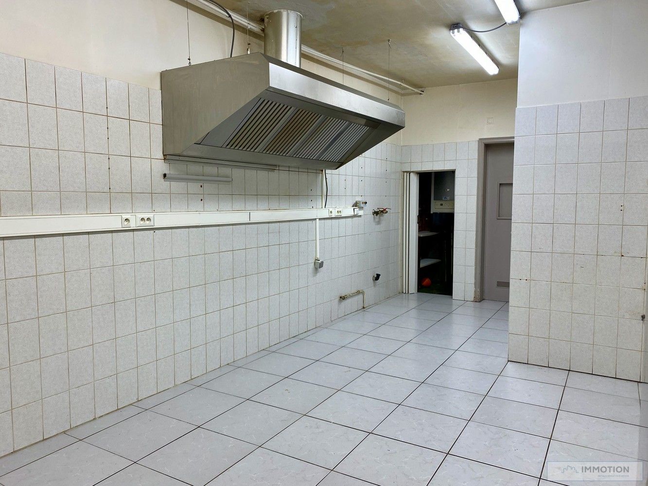 Handelspand te huur aan de markt van Zwevegem foto 10